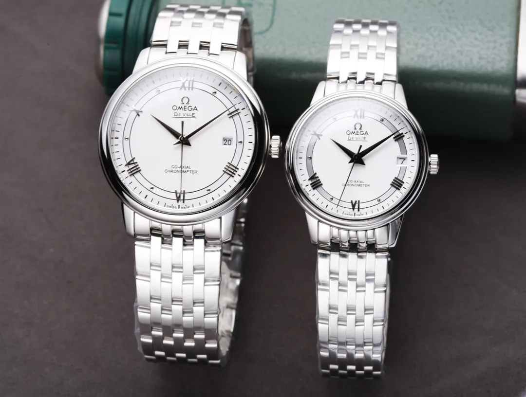 [Customized all-in-one machine] 💰1720 each! Omega-De Ville Series-Couple Watches! Genuine mold opening, 👏The lettering is the same as the original product with sun pattern, the curved surface is upgraded to high-definition arched double sapphire glass (clearer display, anti-scratch) 👏The back of the steel belt is also synchronized with the original laser product batch number! It took 9 months to make many corrections and upgrades to create a 1:1 shell model, striving for perfection! The diameter of men's wear is 39.5mm, and the diameter of women's wear is 32.7mm👏! The style adopts the original Citizen 8215® movement, which vibrates 28,800 times per hour, and has zero repair quality. ✅The style is matched with Italian cowhide to make the wrist more comfortable and comfortable. 🗣The strap/buckle is engraved with the classic "OMEGA" logo, which is generous and classy. Real shot🔰Please pay attention to the details! (Focus on original new machines) Focus is an attitude, produced by JH!