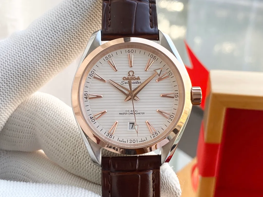 【High-end replica】💰1240! Omega OMEGA🎉Seamaster series men's watch, fully automatic mechanical movement, 316L stainless steel case, mineral super strong glass mirror, genuine cowhide leather strap/stainless steel strap, diameter 40mm, thickness 11mm. The spirit of men represented by this watch: integrity, perseverance, fearlessness and loyalty to oneself, whether it is a formal occasion or daily outing, worn on the wrist, it shows the chic and gentlemanly style.