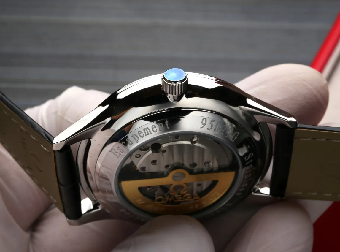 【Customized all-in-one machine】💰1920! The Omega Sun, Moon and Stars series is equipped with a customized version of the original imported 8219 movement (0 repairs and 0 after-sales), 24-hour/true moon phase display, 5-digit small seconds. Double sapphire glass mirror, Italian cowhide, table diameter 39X10m. 5 degrees waterproof! The elegant style instantly enhances a man's charm and is a symbol of taste and noble life! (Focus on original new machines) Focus on quality and never forget the original intention! Real display, produced by JH!