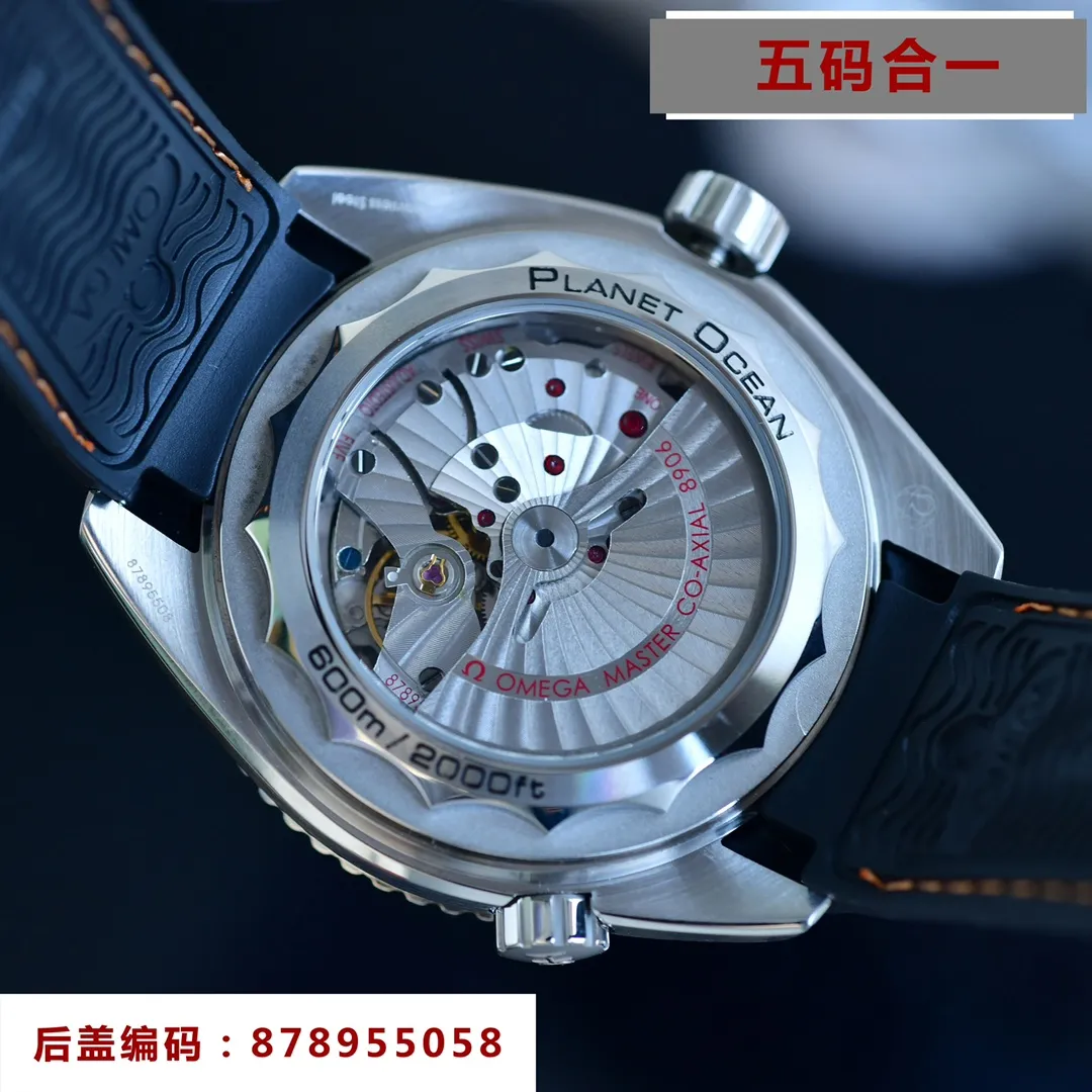 Omega Planet Ocean 600m GMT 24-hour display (can monotonic GMT function) five codes in one, warranty card, diamond card, observatory certification card, hang tag, etc. Exclusive number 87895505, exclusive quality, exclusive packaging. In 2021, the official website strongly recommends the exclusive quality of the Seamaster series 600-meter diving watch. [Model] 215.32.44.21.01.001 [Movement] Equipped with 8900/8906 automatic mechanical movement, original see-through design, corrected movement, accurate running time, strong practicality, 100% waterproof [Glass] With arched wear-resistant glass, diameter 43.5mm, thickness 15.5mm [Case] Made of 316L fine steel case, post-processed and polished, equipped with the only original one-way rotating chronograph ring with a ceramic ring in its class [Watch strap] Belt/tape/steel strap, buckle steel strap 316L fine steel brushed and polished, Italian imported cowhide with imported frog glue, steel strap with original Omega stretch buckle of the same level, fine-adjustable buckle, great value for the same level, please certify the exclusive details, the exclusive quality code is 87895505 Authentic copy-Reprint