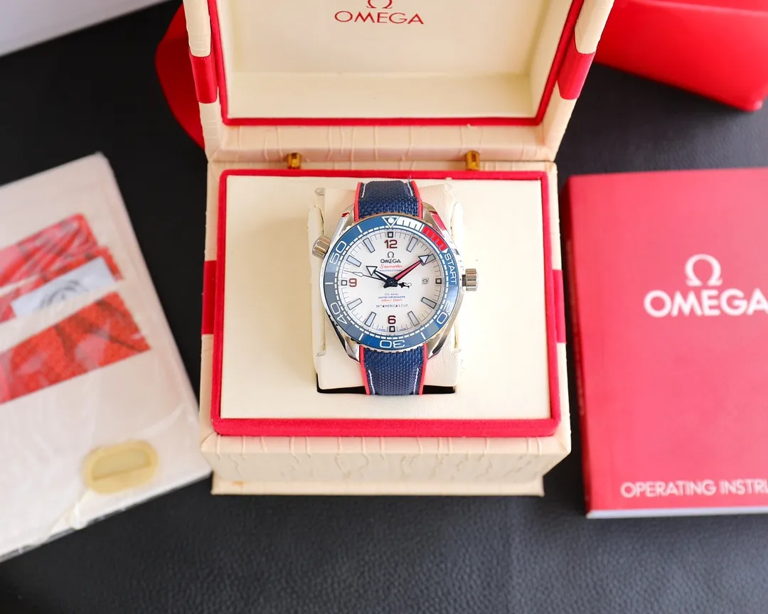 Brand: Omega top replica Seamaster 600 meters Type: Men's watch [strong] Case: Top 316 stainless steel (high quality workmanship) Strap: Tape Movement: Brand new original Citizen 8215 movement (stable travel time and zero repair) Glass: Advanced strengthened coated mirror Size: diameter 43.5mm, thickness 15.5mm