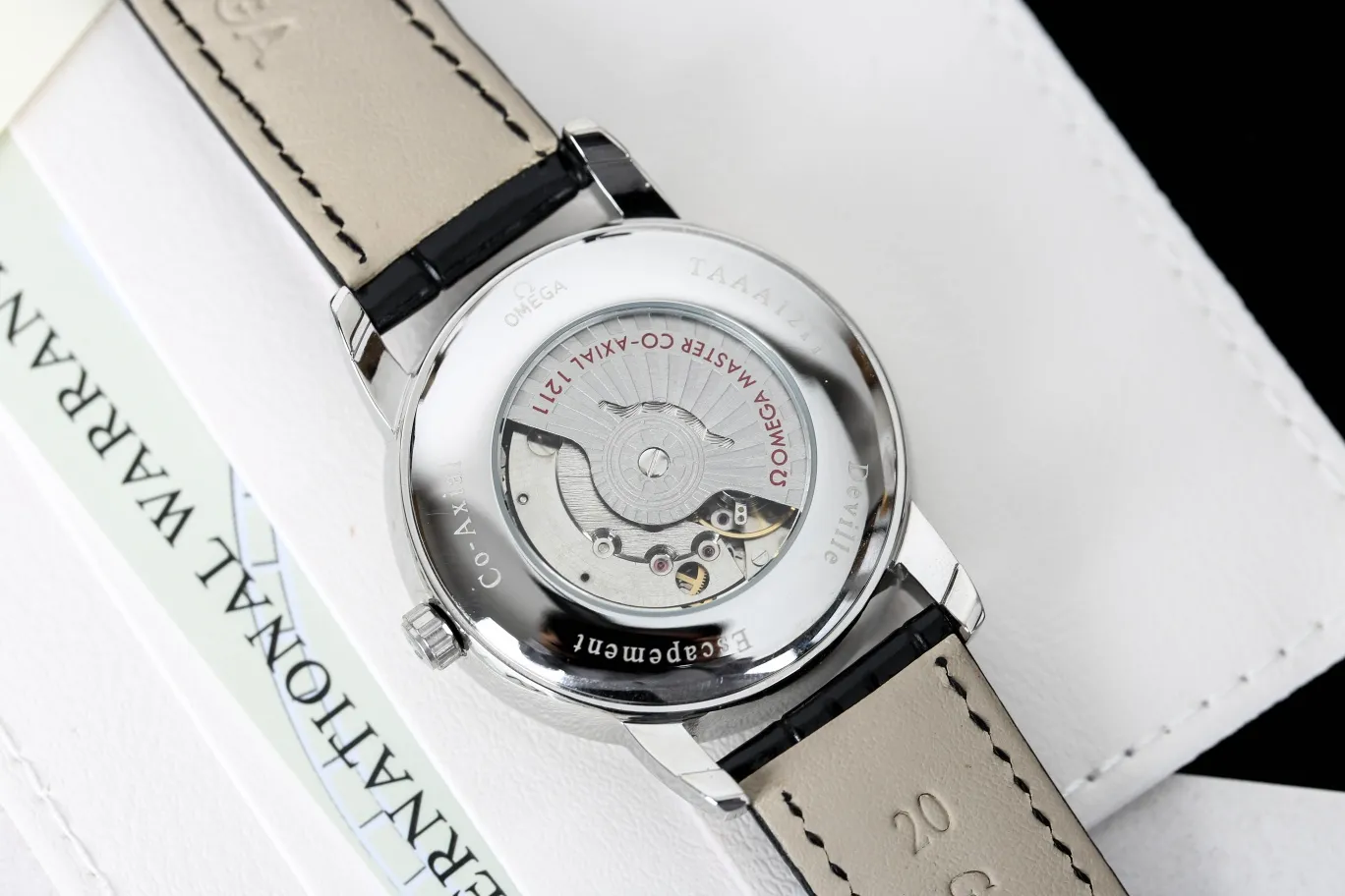 【Foreign trade import】💰1160! Omega - OMEGA classic butterfly handsome four-pin multi-function ⌚️ 6 o'clock power display, 9 o'clock small seconds function, fine men's watch, noble atmosphere~gentleman style, high-end mineral scratch-resistant mirror glass, equipped with 316L stainless steel case, wear-resistant imported calfskin strap, fully automatic imported mechanical movement Size: 40mm × 11mm The pinnacle of the watch 💥 transcends the ordinary and is crafted with exquisite craftsmanship! Come and order now🍷