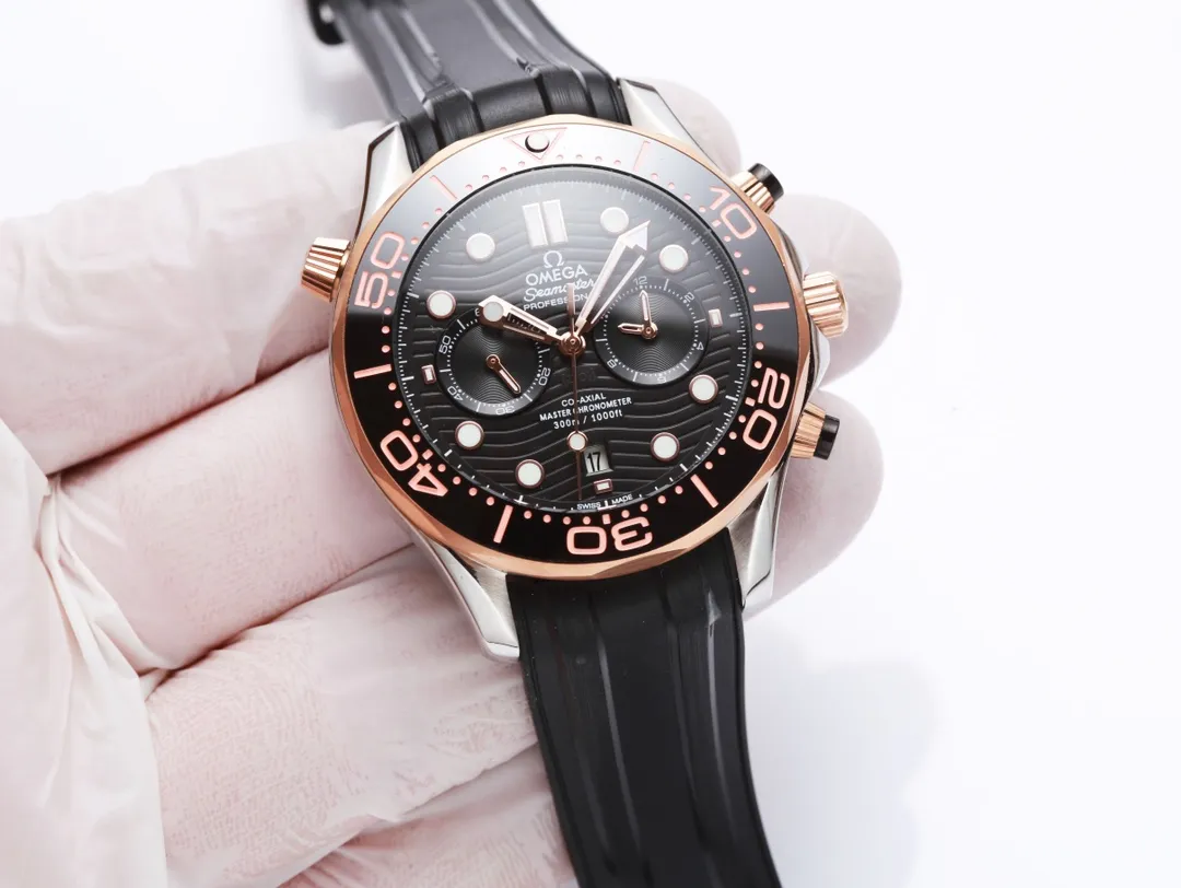 【High-end replica】💰1440! The new Omega Seamaster 300-meter multifunctional 5-pin design diving watch has arrived🎉Feedback is coming! Always adhering to practical value, there is no best, only better upgrade concepts to reach the top again! [Movement] Equipped with a brand new automatic mechanical movement, original transparent bottom design, 0️⃣ repair, accurate running time, strong practicality [Case] ​​Made of 316L stainless steel case, equipped with the only original ceramic one-way rotating timing ring in its class. The exclusive version is consistent with the original ceramic ring. 🆚Wear-resistant, anti-scratch⚙️High quality [Mirror high-definition reinforced coating, anti-scratch and anti-wear mirror. [Bracelet] 316 fine steel nine-bead bracelet, equipped with the only original push-pull adjustable clasp in its class. The dial adopts two-color ice blue luminous synchronization