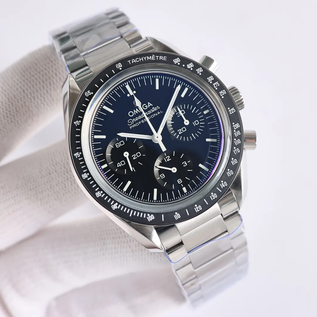 Brand new OMEGA Moon Landing Speedmaster 310.30.42.50.01.002 [Professional Moon Watch] The core of the Speedmaster story is that Neil Armstrong took him to the moon (the watch was left in the space capsule). The OB2 case material is imported 316 stainless steel, made of Lasha, delicate angles, three-dimensional and obvious, with a ceramic bezel. The luminous dial is made of luminous materials imported from Switzerland after repeated printing processes. It is paired with a sapphire crystal mirror on the lid. The case size is 42 mm and can be paired with a stainless steel strap or a "NATO" NATO military strap. The movement uses a classic manual winding chronograph movement (3861). Only after playing with a manual chronograph movement is it complete! You won’t know until you try!