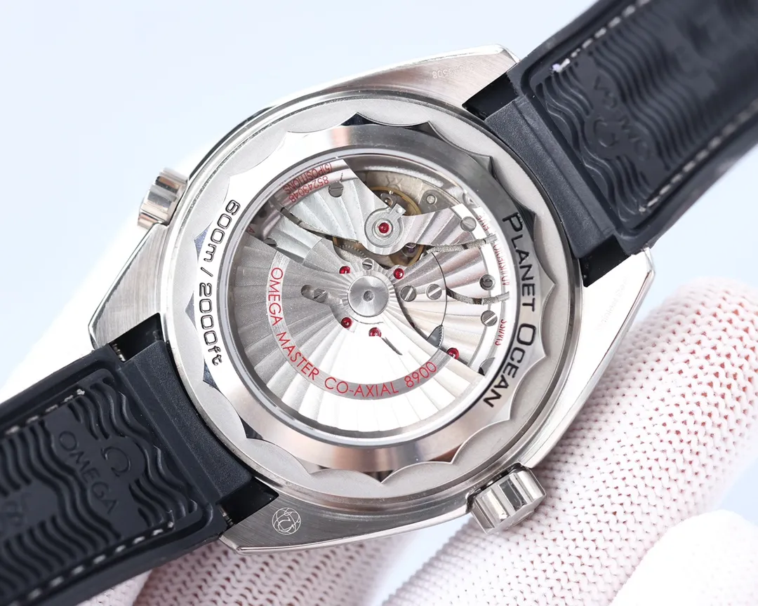【Top replica】💰3300! Omega Planet Ocean 600 meters, the entire series of watches once again reaches the top! Five codes in one, warranty card, diamond card, observatory certification card, hang tag, etc. Exclusive number 87895505, exclusive quality, exclusive packaging. In 2021, the official website strongly recommends the exclusive quality of the Seamaster series 600-meter diving watch. [Model] 215.32.44.21.01.001 [Movement] Equipped with 8900/8906 automatic mechanical movement, original see-through design, corrected movement, accurate running time, strong practicality, 100% waterproof [Glass] With arched wear-resistant glass, diameter 43.5mm, thickness 15.5mm [Case] Made of 316L stainless steel, post-processed and polished, equipped with the only original ceramic ring in its class with an original one-way rotating timing ring. [Watch strap] Belt/tape/steel strap, buckle steel strap 316L fine steel brushed and polished, Italian imported cowhide with imported frog glue, steel strap with same-level original Omega stretch buckle, same-level value, please certify exclusive details, exclusive quality code is 87895505 Authentic copy-Reprint🔥Top product, high quality products constantly🔥