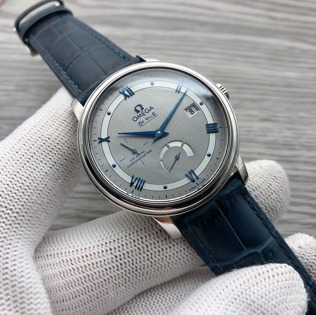 【Top replica】💰5600! TW's strongest version of Omega 🎮 De Ville Multi-Function Series is equipped with an original replica Omega Swiss 2824 modified with a six-digit true kinetic energy 9-digit small seconds movement consistent with the genuine Cal.2627. 🎮Diameter 39.5mm. The case and buckle are made of polished 316L stainless steel and imported cowhide from Italy.