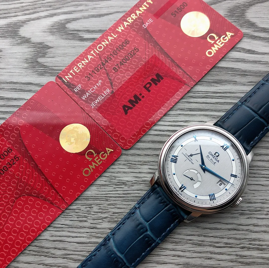 【Top replica】💰5600! TW's strongest version of Omega 🎮 De Ville Multi-Function Series is equipped with an original replica Omega Swiss 2824 modified with a six-digit true kinetic energy 9-digit small seconds movement consistent with the genuine Cal.2627. 🎮Diameter 39.5mm. The case and buckle are made of polished 316L stainless steel and imported cowhide from Italy.
