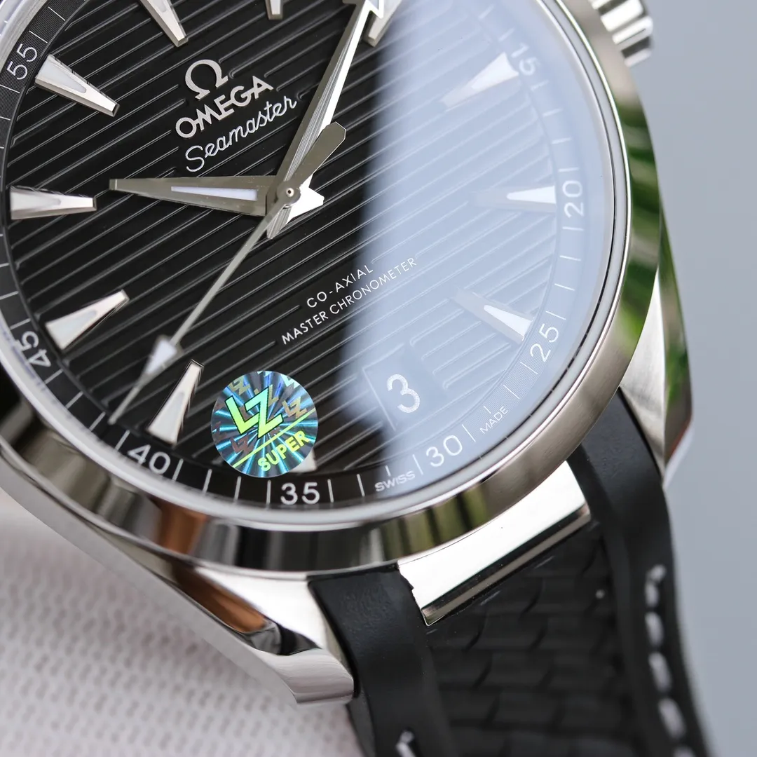 【High-end replica】💰1160! 【Top replica】💰2800! Omega Seamaster 150m Aqua Terra Observatory 41mm Blue Second Hand - Blue Surface: 1: Market exclusive natural tape, tape and steel tape can be freely selected. 2: Made of stainless steel, the horizontal “teak” dial is unique. 3: Screw-in embossed technology crown with new “cone-shaped” design, more convenient for debugging. 4: The sides are exquisitely brushed and polished, and the bottom cover has a new corrugated design. 5: Equipped with black balance wheel 2824 modified 8900 movement, two-way energy storage, accurate and reliable! 6: Upper and lower sapphire coated with AR glass, capable of everything from land to ocean!