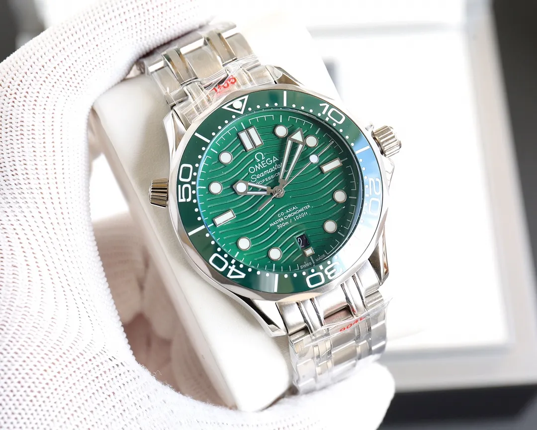 【Customized all-in-one machine】💰1720! Omega Seamaster official synchronized upgrade in spring 2023‼ ️Highly recommended Omega Seamaster 300m diving watch with exclusive quality on the entire network [Movement] Equipped with Coaxial 8800, corrected movement 8800 restoration all-in-one machine [Buckle] The steel band adopts the original fine-tuning buckle [Glass] Wear-resistant and scratch-resistant sapphire mirror [Case] ​​Made of 316L stainless steel case, equipped with the only one-way rotating ceramic ring in its class, three degrees waterproof