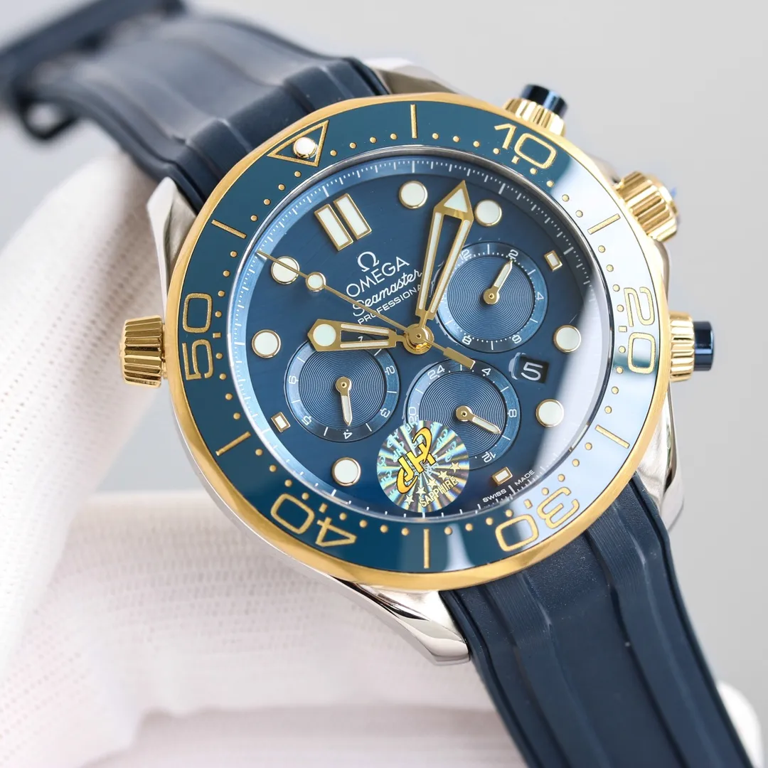 【Top Replica】💰4300! OMEGA's new Seamaster 300M series multi-function men's watch 1. Equipped with Japan's original 9100 (zero repair) multi-function automatic mechanical movement (week, month, 24-hour calendar) with accurate travel time, original see-through design, and revised movement 9900 top. 2. The watch case is made of 316 stainless steel. The case is sandblasted, white and bright, and the beveled edges are polished and chamfered in the same way as the genuine product. The size is 44mm. 3. It is equipped with the only original ceramic one-way rotating timing ring in its class. The scales and characters on the ceramic ring are made of "white enamel" technology, which is not easy to turn yellow and is shiny. 4. Made of scratch-resistant and wear-resistant sapphire glass, waterproof to a depth of 50 meters. 5. The luminous material is filled with Swiss Super-lumiNova c3 non-radioactive super luminous material. 6. Use natural fluorine rubber tape and match Omega original pin buckle.               A masterpiece worth owning! !