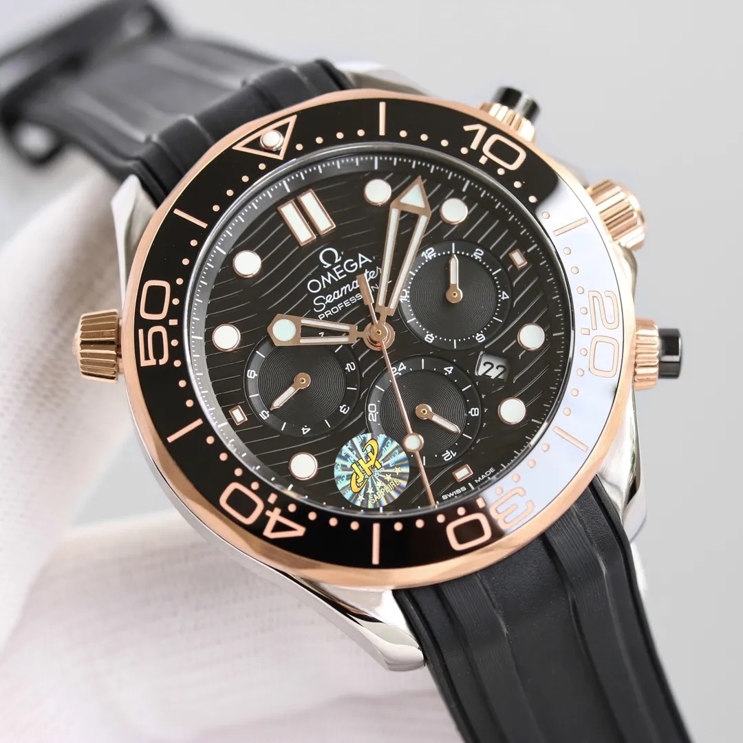 【Top Replica】💰4300! OMEGA's new Seamaster 300M series multi-function men's watch 1. Equipped with Japan's original 9100 (zero repair) multi-function automatic mechanical movement (week, month, 24-hour calendar) with accurate travel time, original see-through design, and revised movement 9900 top. 2. The watch case is made of 316 stainless steel. The case is sandblasted, white and bright, and the beveled edges are polished and chamfered in the same way as the genuine product. The size is 44mm. 3. It is equipped with the only original ceramic one-way rotating timing ring in its class. The scales and characters on the ceramic ring are made of "white enamel" technology, which is not easy to turn yellow and is shiny. 4. Made of scratch-resistant and wear-resistant sapphire glass, waterproof to a depth of 50 meters. 5. The luminous material is filled with Swiss Super-lumiNova c3 non-radioactive super luminous material. 6. Use natural fluorine rubber tape and match Omega original pin buckle.               A masterpiece worth owning! !