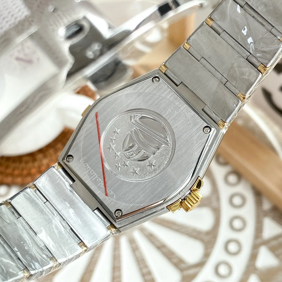 【Foreign Trade Import】💰1120 each! Omega-2020 latest model‼ ️Couples' Constellation Series Quartz Watches are now on the market. Constellation Quartz Series Watches - delicate touch, beautiful in every detail! [Case]: 1:1 exquisite reproduction, large size 40mm, small size 28mm, sapphire crystal mirror, 3-degree super waterproof. Every effort has been made to reproduce all the exquisite details, showing the innovative, refined and elegant style of this series. [Watch strap]: Horizontal strip chain strap, exquisite workmanship and delicate polishing. The frosted links alternate with finely polished links, creating an extraordinary luster. The bracelet is equipped with a butterfly clasp, and the structure is synchronized with the original. [Movement]: Equipped with quartz movement imported from Switzerland, it is strong, stable and trouble-free, giving you a perfect experience of precision and reliability.    Made with sincerity and meticulousness🔥Top-quality products, constant quality🔥