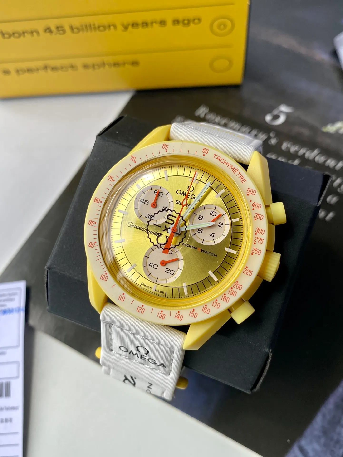 [Original order quality] 💰700! 【Purchasing quality】💰1040! It’s hard to find a watch in the world❗️❗️❗️Omega x Swatch co-branded watch is here! ! !  A total of 11 models 🔵 respectively represent the sun, Mercury, Venus, Earth, Mars, Jupiter, Saturn, Uranus, Neptune, Moon, and Pluto in the solar system. Internally equipped is Swatch’s quartz chronograph movement. Interestingly, the battery cover of each watch is printed with a photo of the planet represented by the watch. The photo is said to be provided by NASA.