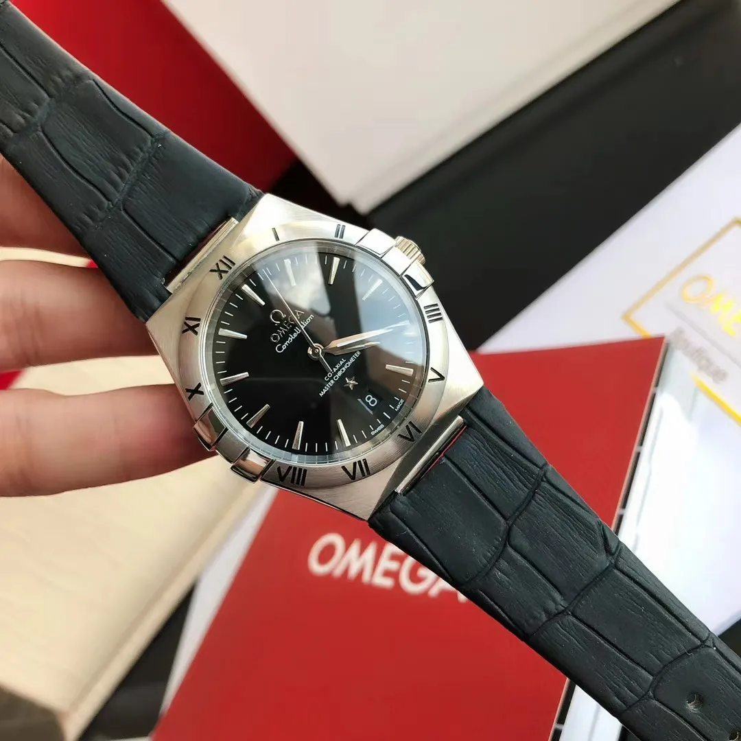 【High-end replica】💰1300! 【Customized all-in-one machine】💰1720! 2023 official new product - the fifth generation of Omega's "Constellation Gents" constellation series is on the market [color] After ten years of hard work, never give in! Another high-quality, ultra-affordable masterpiece that once again refreshes the "genuine appearance details, built-in brand new Citizen movement" [Movement] The entire network's exclusive replica of the Constellation series men's watch is equipped with the brand new Citizen 8215 automatic mechanical movement, exclusive corrected automatic hammer, the movement's kinetic energy is durable, accurate in travel time, ⭕️reworked [Case] 💯 Super waterproof, you can swim with confidence🚰 316L fine steel case, same material bracelet CNC cutting process, perfect shell shape and connection, vintage craftsmanship, the thinnest workmanship of the same level of movement [Details] The words are synchronized with the original strips, the texture is delicate, the disk surface is simple and elegant, the ring edge is hand-decorated and electroplated in a vacuum furnace, the color is uniform and bright, the original same color is complete, the strap is made of Italian calfskin with the original folding clasp