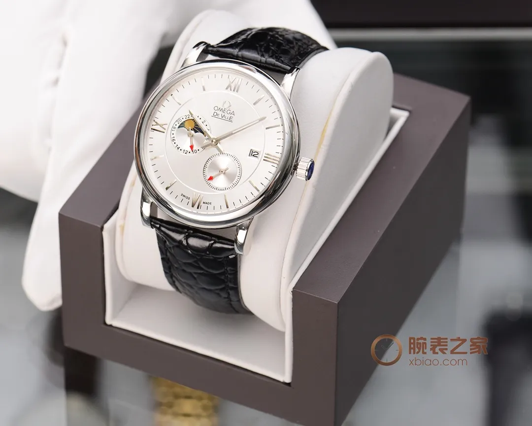 [Foreign trade import]💰1240 Omega🔥Boutique recommendation🔥 [Type]: Boutique men's watch [Material]: Made of 316L stainless steel [Movement]: High-end fully automatic mechanical movement [Mirror]: Mineral-strengthened glass (higher definition) Elegant taste Vast and majestic Ingenuity A treasure for the wrist 🎈🎈 Photographed in pure natural light Zero P picture🎬🔥🔥 Size: diameter 41mm, thickness 11mm Hot sale on the market! Welcome to reprint!