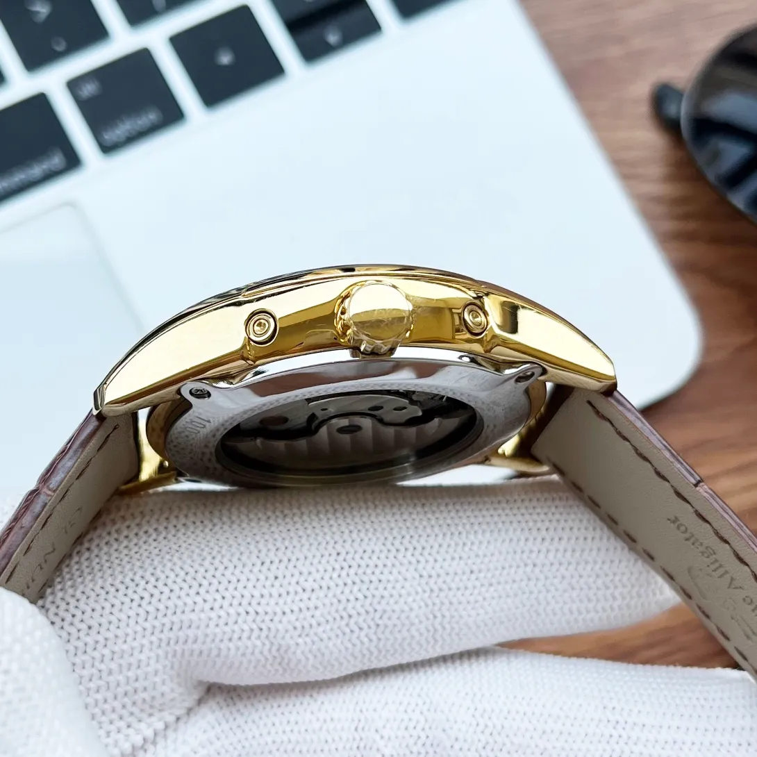 【High-end replica】💰1440! Omega-OMEGA Type: [Cool] Men's Watch Case: 316 fine steel (high quality workmanship) Strap: Imported calfskin/316 fine steel (two options available) Movement: Advanced customized fully automatic mechanical movement (stable travel time) Glass: Advanced strengthened coated mirror Size: diameter 43mm, thickness 13mm