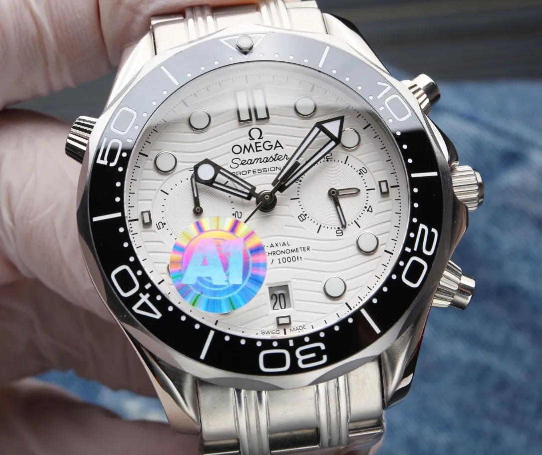 【Top replica】💰2400! When releasing new products, Omega has always adhered to the principle of one code and one watch. Each watch has its own unique identity code, which can be checked on the official website. Look for A1 products, focus on research and create high-end products, and present the most exquisite and excellent watch craftsmanship.  The Omega Seamaster 300 series, 42mm*12mm, uses an imported fully automatic mechanical movement to achieve zero repairs, has a power reserve of over 48 hours, and is waterproof to a depth of up to 50 meters.  [Case Material]: Stainless steel, polished black ceramic bezel decorated with white enamel diving scale⁠.  [Mirror material]: Arc-shaped double-sided anti-reflective and wear-resistant sapphire glass mirror. (Focus on original new machines) Focus is an attitude, produced by JH!
