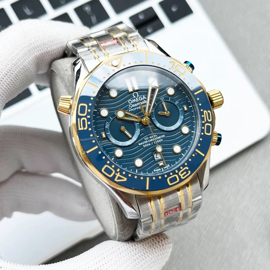 【Customized all-in-one machine】💰1440! The Omega Seamaster series is a hot seller all over the city. It adopts fully automatic imported Citizen 9015 all-in-one mechanical movement, ice blue two-color luminous, and multi-functional five-pin design! Top-grade 316 stainless steel case, soft silicone strap, scratch-resistant and wear-resistant sapphire mirror, men's size 44*13