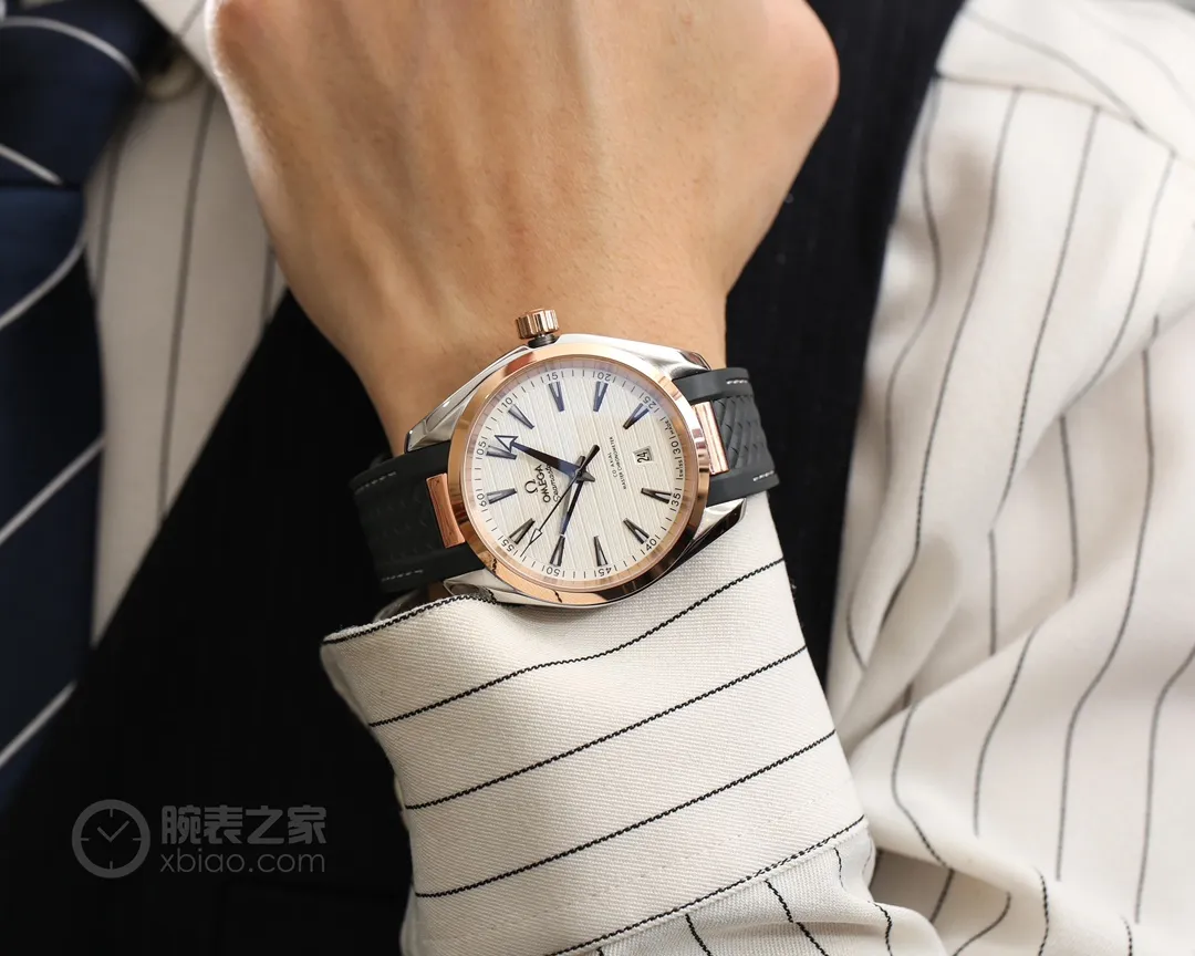 【Foreign trade import】💰1160! Omega has an indissoluble bond with the ocean. Decades before venturing into space, Omega had begun exploring the secrets of the deep sea. In 1932, the Omega Marine watch was tested at a depth of 73 meters in Lake Geneva and became a professional commercially available diving watch. In 1993, the Omega Seamaster 300-meter professional diving watch was born, becoming a truly classic diving watch masterpiece. Nowadays, the Omega Seamaster 300-meter diving watch is the sports watch of choice for many watch lovers. Its technological innovation and modern design concepts make it a professional and fashionable wrist timepiece. (Watch model: 210.22.44.51.03.001) ⚠️Features: The Omega Seamaster 150-meter watch has always been loved by everyone. This year, Omega launched the Seamaster 150-meter chronograph watch, with a total of 9 models in different colors. These new masterpieces not only change in appearance, the movement is equipped with a new automatic watch movement, this is Omega’s latest Master Chronometer!  ⚠️ [Latest bar picture] In an era when a new generation of watch lovers pursue multi-function and zero repairs - Haima officially recommends the 300-meter series 🌹👉👉 [Classic hot model to create greater glory] 🔥 Brand: Omega (return of distinguished quality products) [Breaking hot model after the year] Type: Fine men's watch (top) [Haima series] Strap: 316L stainless steel strap (comfortable) Movement: Original 8900 movement (stable) Material: Mineral super strong mirror (wear-resistant) Relief essence Vast atmosphere Unique ingenuity Treasure for the wrist Size: 41mm in diameter and 12mm thick Hot sale on the market! Welcome to reprint! Watch summary: Today, the Omega Seamaster series is one of the brand’s most popular series. This series has a highly recognizable appearance design and an accurate movement! Welcome to taste! ——Welcome to forward!