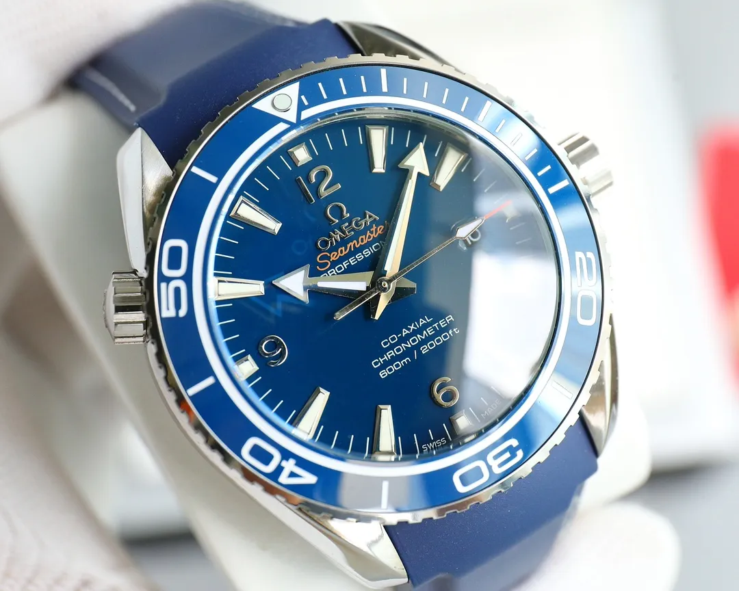 【High-end replica】💰1240! 【Customized all-in-one machine】💰1720! 【Top Replica】💰Private chat! In 2022, Omega officially strongly recommends the Planet Ocean 600-meter diving watch with exclusive quality on the entire network [Movement] Equipped with coaxial 8900 splint, corrected movement 8900 restoration all-in-one machine [Buckle] Genuine belt original buckle [Glass] Anti-scratch and wear-resistant blue light glass [Case] ​​Made of 316L stainless steel case, equipped with the only one-way rotating ceramic ring in its class. Three degrees waterproof, watch diameter 43.5mm×13mm