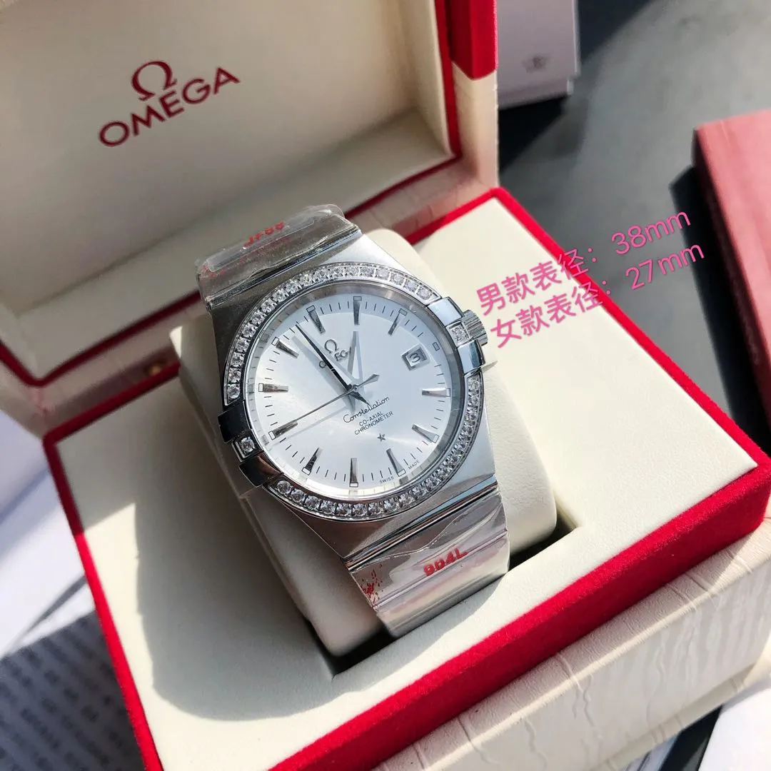 Constellation series couple watch. Men's size: 38/10.5mm. Women's size: 27/10.5mm [Annual masterpiece, classic hit] In 2020, GD produced another full series of high-quality products to fill the gap-Omega Constellation series fully automatic mechanical watch. It has been sharpened for ten years and never gives up! Another high-quality, ultra-affordable representative work produced by GD once again refreshes the "genuine appearance details, built-in new Citizen movement" [Movement] GD produces the entire network's exclusive replica Constellation series men's watch equipped with 💯 The new Citizen 8215 automatic mechanical movement, and the women's watch is equipped with 💯 The new Citizen 6T51 automatic mechanical movement, exclusive correction of the 8501 original automatic hammer, the kinetic energy of the movement is durable, and the travel time is accurate, ⭕️ Reworked [Case] 💯 Super waterproof, you can swim with confidence 🚰 316L stainless steel case, CNC cutting process for the same material bracelet, perfect shell shape and joints, replica craftsmanship, the thinnest workmanship of the same level of movement‼ ️ Equipped with a high-quality Swarovski crystal diamond ring (not an ordinary pickaxe stone), it is colorful under the sun [Details] The original strips and diamond sides are optional, and the original ones are all the same color. The bracelet is equipped with the only original folding clasp in its class, and the sapphire anti-scratch glass mirror reads clearly [Inventory] 1000+ in the whole series, long-term replenishment supply ⚠️Please look for the exclusive quality of GD products
