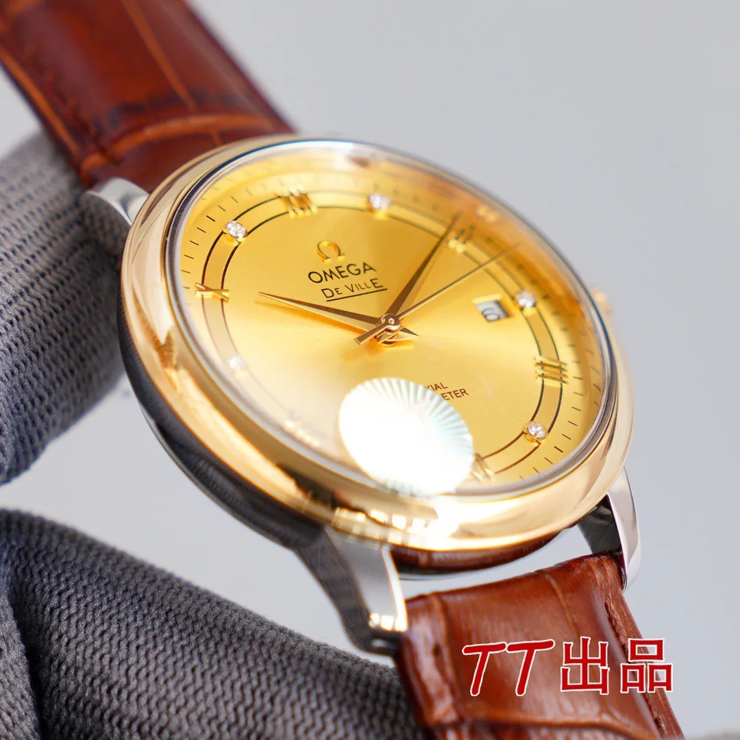 【High-end replica】💰1160! 【Customized all-in-one machine】💰1720! The first thing that comes to mind for the Omega De Ville series is its dignified, elegant, simple, simple, and unobtrusive appearance. Although simple, it is very delicate. The watches in this series are worn with a steady, cautious and steady character. Configuration parameters: Brand: Omega Series: Diefei series Movement: Imported Citizen 9015 all-in-one movement (upgraded version) Each movement undergoes strict QC calibration before shipment. Very strict, zero repairs. Design service life: 10 years. Case material: 316L stainless steel, CNC numerical control engraving, ultra-precision, waterproof depth 100 meters🏊‍♀🏊🏊 Lettering: The latest version of the disc flying track lettering, the word nails are butt welded and inlaid with the same process as the genuine ones (the first in the industry) Table diameter: 39.5*9.7mm (the only one on the market that is consistent with the genuine ones) Product grade: Super A Glass: Imported sapphire glass (0 difference in exposure and transparency compared with the original) Belt: Genuine American alligator leather strap (black/brown) Steel strap: 316L steel professionally polished by top masters /Gloss/Smoothness/Comfort/The same quality as genuine ones. Buttons: Original easy-to-tie pin buckles. Steel buckles: Original mold opening. Same craftsmanship. Same functions. "Manually extendable buckle"