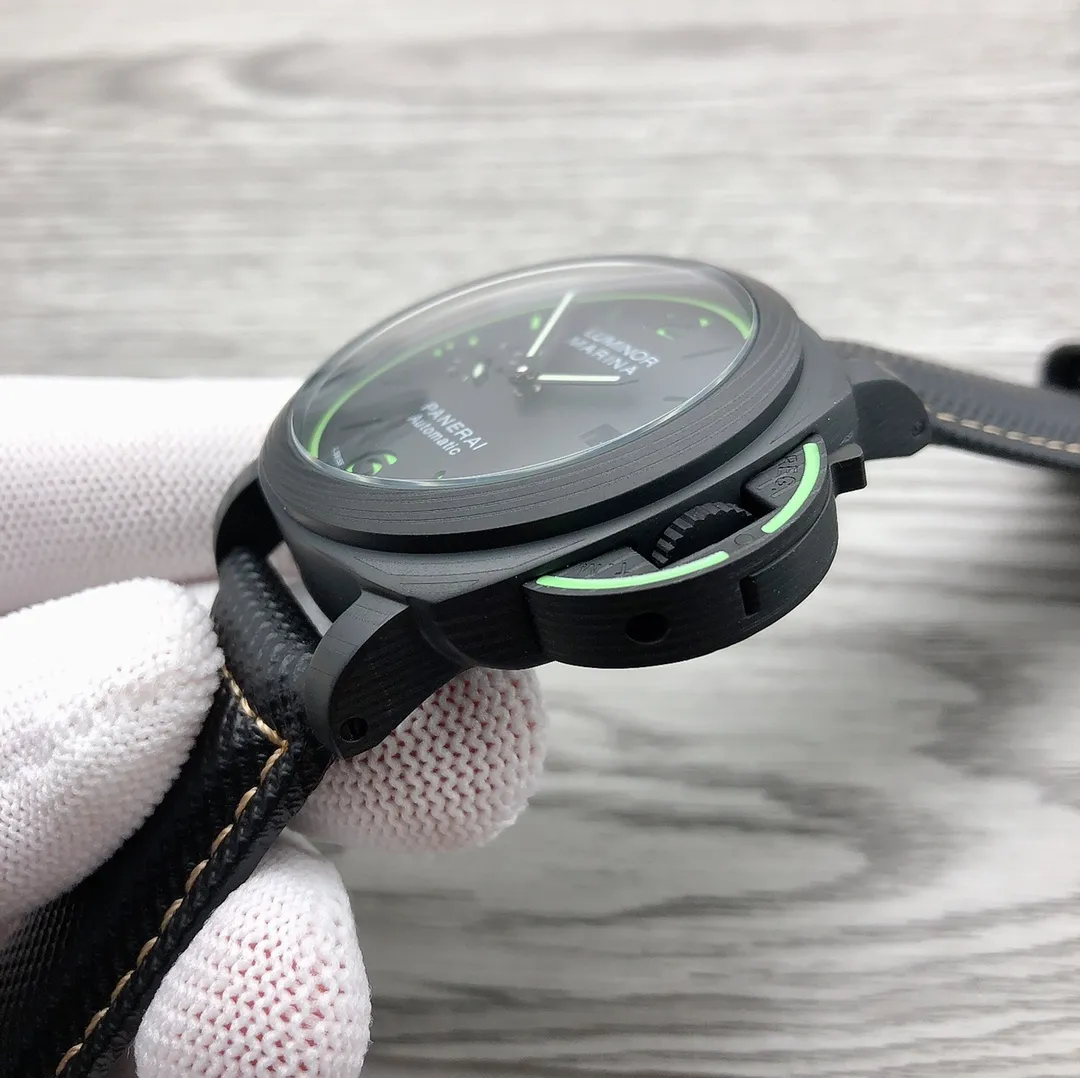 Panerai - PANERAI LUMINOR series PAM01118 Type: Men's top watch Movement: Fully automatic mechanical movement Case: 316L stainless steel case Mirror: Mineral strengthened glass Belt: Imported genuine cowhide strap is extraordinary, showing the charm of men Size: diameter 44mm, thickness 16mm