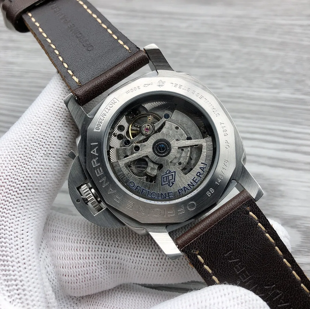 Panerai - PANERAI special edition watch series PAM00673 Type: Men's top watch Movement: Fully automatic mechanical movement Case: 316L stainless steel case Mirror: Mineral strengthened glass Belt: Imported genuine cowhide strap is extraordinary, showing the charm of men Size: diameter 44mm, thickness 16mm