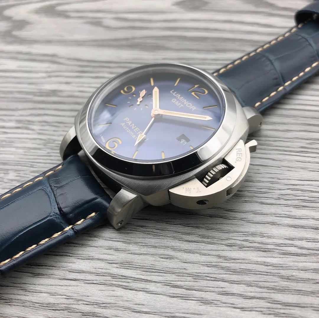 【High-end replica】💰1360! Panerai - PANERAI PAM 🎮Type: Men's top watch Movement: Fully automatic mechanical movement Case: 316L stainless steel case 🎮Mirror: Mineral strengthened glass Belt: Imported genuine cowhide strap is extraordinary, showing the charm of men Size: diameter 44mm Thickness 16mm 🎮Create ultra-realistic photo shooting for you to give you a super-realistic photo experience