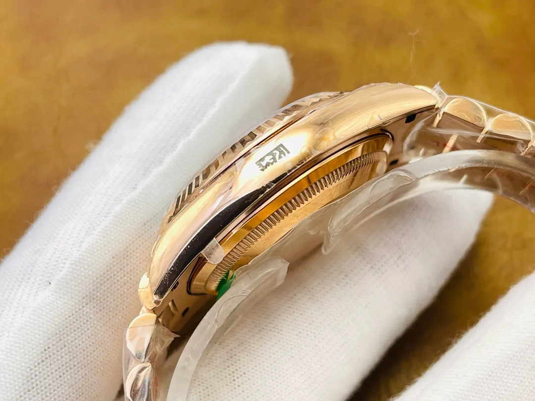 [VR Factory 2023 Wall Crack Recommendation Pays Tribute to Classics] The market’s top replica version of the Rolex Datejust Day Watch Series 36MM, shaping the model of classic watches, details: 1⃣️ Equipped with 2836 movement machinery, not a common version in the market. 2⃣️The overall material is made of 904L fine steel. The curvature of the side of the case is polished in place, and the thickness of the side is consistent with the original. 3⃣️Classic dog tooth ring, the platinum (electroplating) ring mouth presents a radiant light effect that is infinitely close to the original version, and the triangular pit pattern is clean and neat. 4⃣️The watch mirror is made of real sapphire crystal glass, which increases the transparency of the watch. At the same time, it has been treated with anti-glare technology, making it very convenient to read watch data and has high hardness. 5⃣️The only synchronous original thickness in the market is 11.5MM!  VR Factory2023 creates classic and ingenious masterpieces. Welcome all friends to taste it!