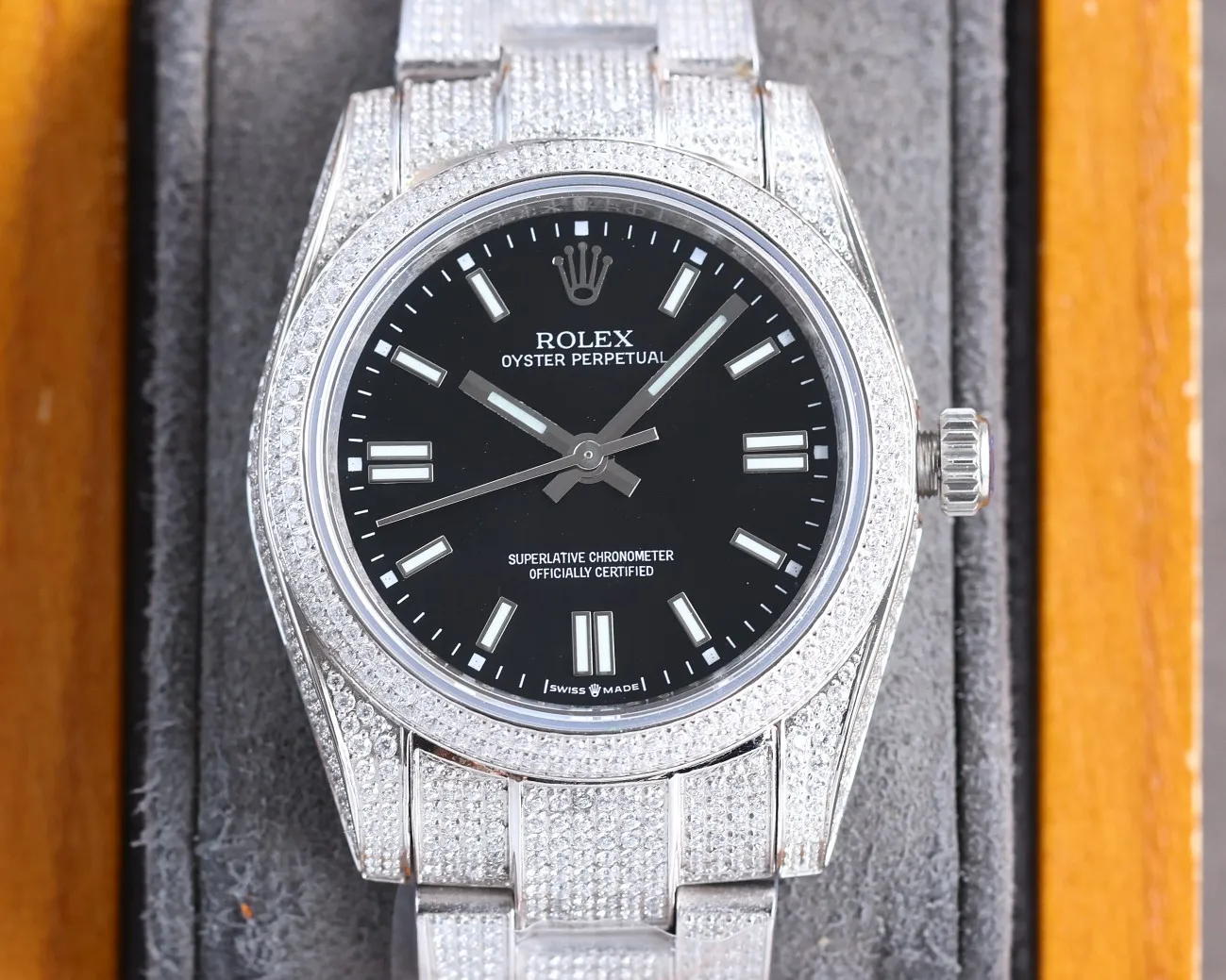 【Top Replica】💰Private chat! High-definition real shots of Rolex women’s watches, full of diamonds for women! ! 36mm diameter! Using fully automatic movement! Rolex luxury 18k nanotechnology! 5 sets of original diamond straps! Carefully crafted with 2,300+ AAA zircons! Be sure that the inlay technology is not the ordinary diamond-laying technology on the market! ! Make the sparkling effect better under the light! Best for gift giving! Brand new with 5 sets of full-diamond steel straps, fully automatic imported mechanical Swiss movement, sapphire scratch-resistant glass mirror, 18k vacuum electroplating that will never fade, the best luxury recommendation for gift giving!