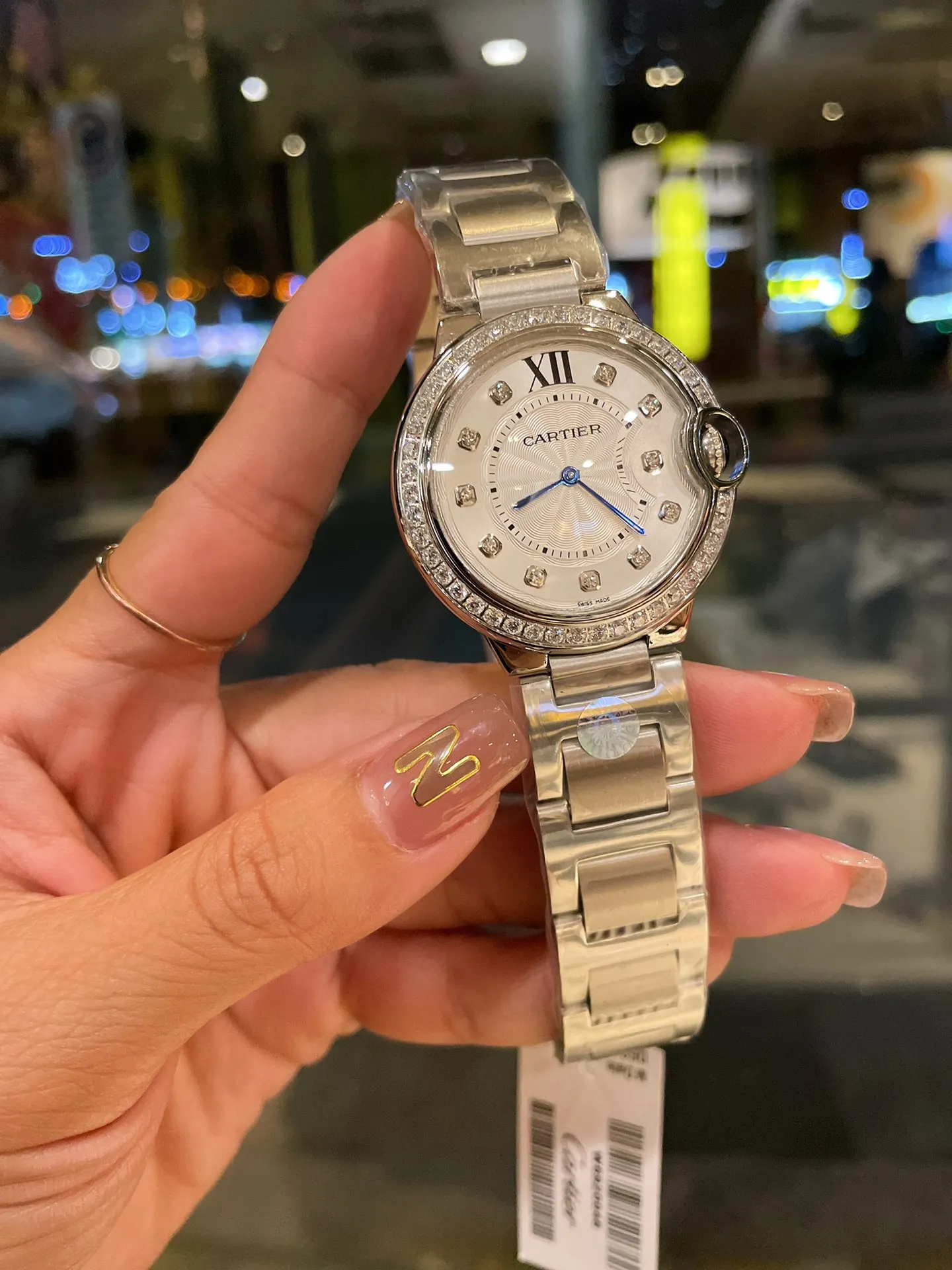 【Foreign trade import】💰1040! Cartier blue balloon! Factory Q 36mm classic dial is coming‼ ️One of the hottest styles in the world! A classic that can carry the years and never go out of style! ! The movement is quartz. Cartier, the world's top jewelry and watch brand, has produced many classics in its long brand history, such as legendary series of watches such as Santos and Tank. The most popular style of Cartier watches in recent years is undoubtedly the Ballon Bleu. With its ultra-thin body and light texture, the ultra-thin watch interprets the usual elegance of the Blue Balloon watch series to the extreme.