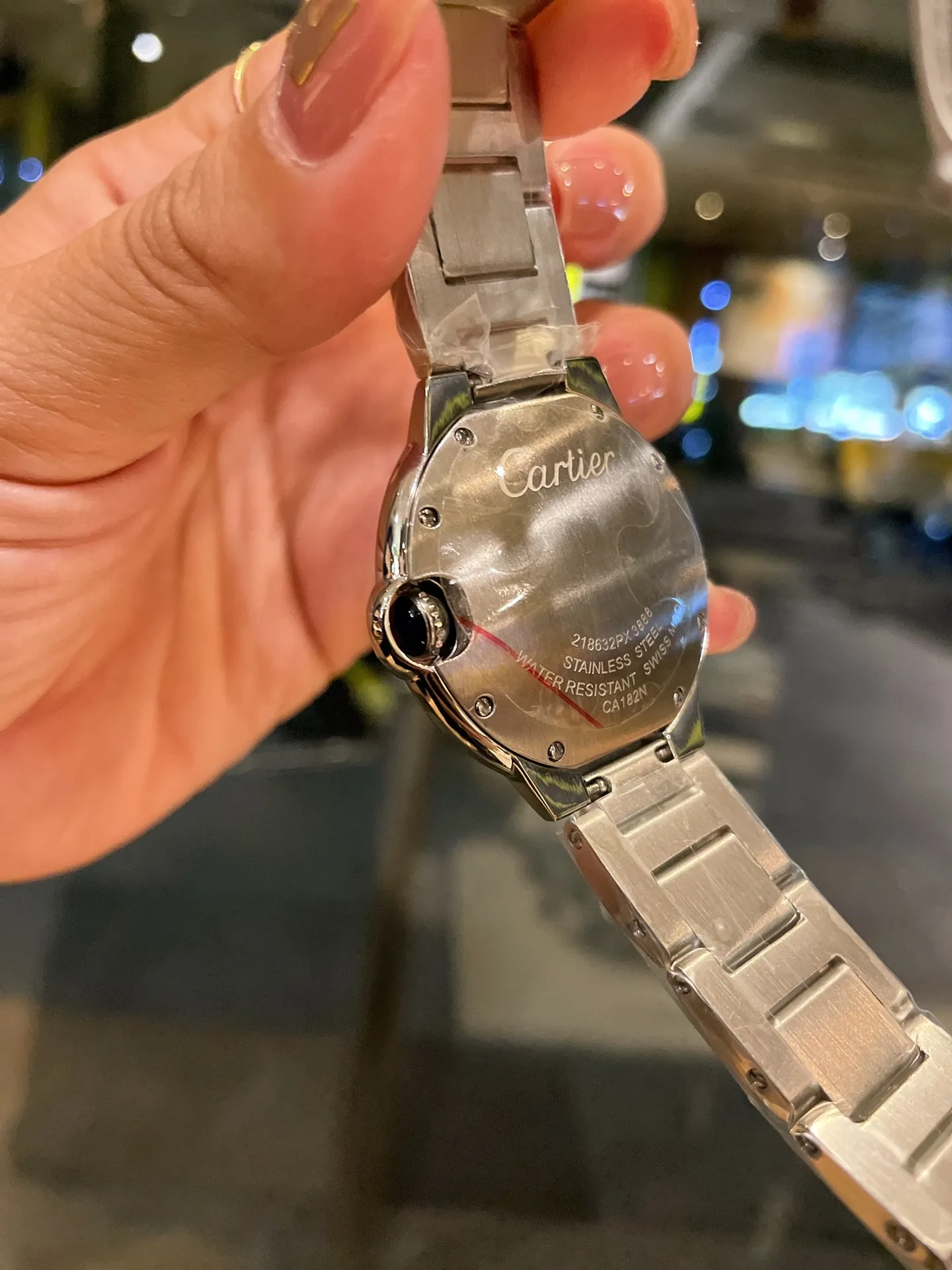 【Foreign trade import】💰1040! Cartier blue balloon! Factory Q 36mm classic dial is coming‼ ️One of the hottest styles in the world! A classic that can carry the years and never go out of style! ! The movement is quartz. Cartier, the world's top jewelry and watch brand, has produced many classics in its long brand history, such as legendary series of watches such as Santos and Tank. The most popular style of Cartier watches in recent years is undoubtedly the Ballon Bleu. With its ultra-thin body and light texture, the ultra-thin watch interprets the usual elegance of the Blue Balloon watch series to the extreme.