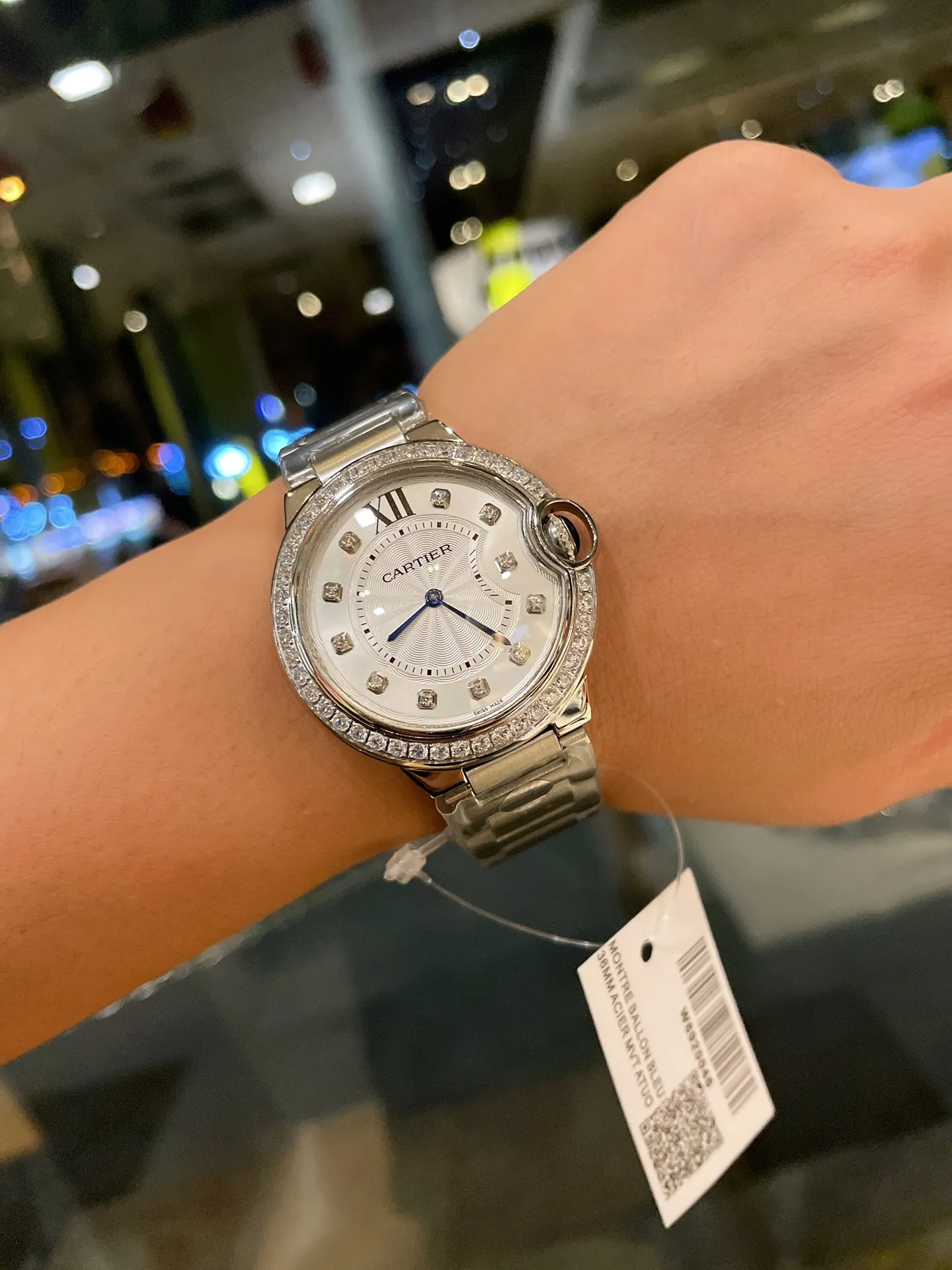 【Foreign trade import】💰1040! Cartier blue balloon! Factory Q 36mm classic dial is coming‼ ️One of the hottest styles in the world! A classic that can carry the years and never go out of style! ! The movement is quartz. Cartier, the world's top jewelry and watch brand, has produced many classics in its long brand history, such as legendary series of watches such as Santos and Tank. The most popular style of Cartier watches in recent years is undoubtedly the Ballon Bleu. With its ultra-thin body and light texture, the ultra-thin watch interprets the usual elegance of the Blue Balloon watch series to the extreme.