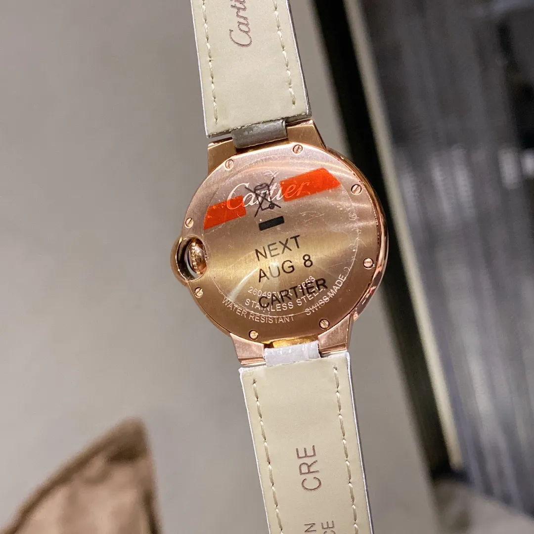 【Foreign trade import】💰1040! Cartier Blue Balloon, exquisite 33mm quartz watch, 9-digit sun, moon and stars large frame display, starry sky running, time flowing, special craftsmanship with diamonds, perfect personality. Matched with fish-eye sapphire glass, using Swiss original Swiss quartz movement, accurate travel time, imported high-gloss cowhide leather belt, original folding buckle, look for high-quality complete package and wear warranty card tag.