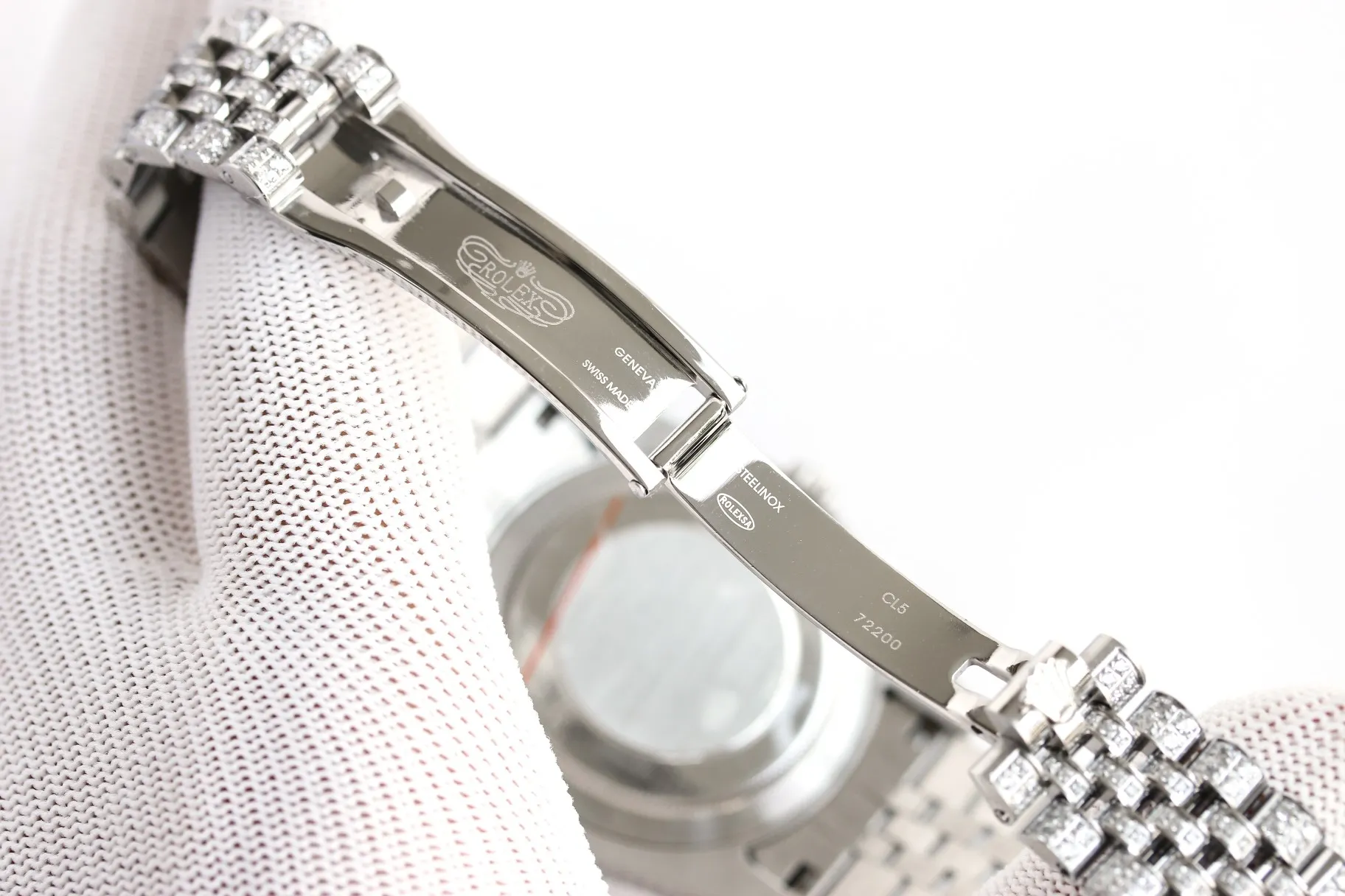 【Top Replica】💰Private chat! Rolex Diary Full Diamond Rich Edition Luxurious 18k Nano Technology! The entire shell and steel belt are inlaid with Swarovski crystal diamonds! (If diamonds fall out due to non-human factors within 5 years, they will be replenished free of charge), which makes the sparkling effect under the light even better! Brand new with 5 sets of full diamond steel belts! 41mm original size, using fully automatic imported mechanical 3255 movement, sapphire scratch-resistant glass mirror, 18k vacuum plating that will never fade, the best luxury recommendation for gift giving!