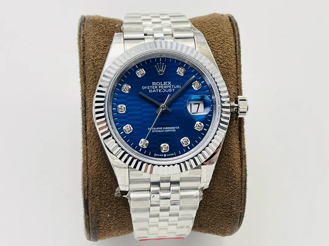 [VR Factory2022 latest masterpiece] Rolex’s latest Datejust series mechanical watch! 1⃣️[Size] Diameter 41MM, thickness 12MM! 2⃣️[Movement] Equipped with 2836 movement, strict debugging ensures accurate travel time, stable performance, and zero repairs! 3⃣️【Dial text】Using top-grade Swarovski diamonds and hand-inlaid craftsmanship, it is designed with the concept of excellence! 4⃣️[Case Buckle] The 904L stainless steel case is made of the same material as the original version and paired with a 904L stainless steel strap/original safety buckle! 5⃣��The watch strap is made of 904L Oyster steel.  6⃣️The side of the watch case is consistent with the original version and adds a QR code to prevent counterfeiting! 7⃣️【Mirror】Scratch-resistant sapphire crystal, anti-reflective convex magnifying calendar window, pure waterjet cutting! VR Factory is the same on the outside as it is original! Welcome friends from all walks of life to taste it!