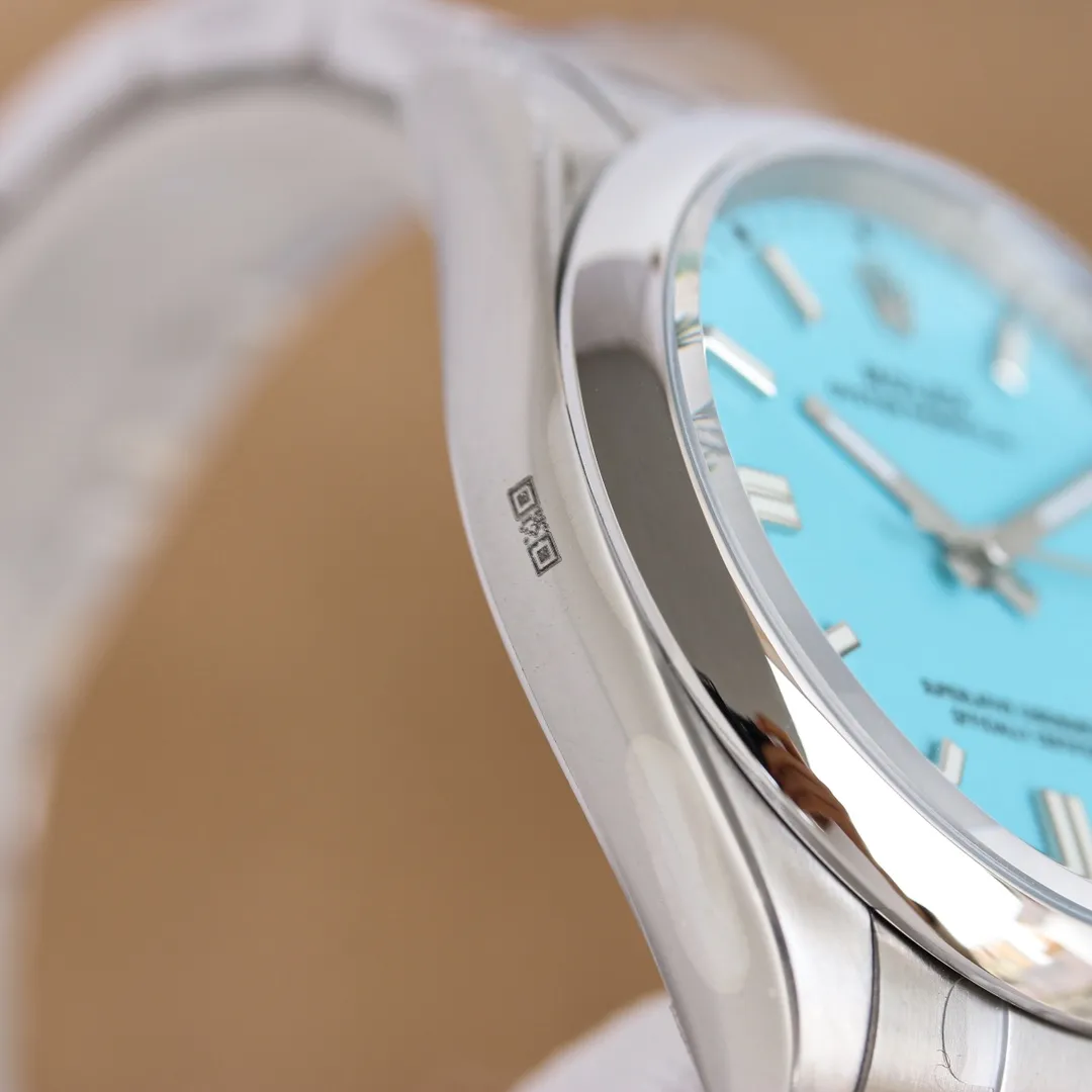 【High-end replica】💰1240! Customized all-in-one machine 💰1720! Rolex Color Oyster Perpetual‼ ️ We always adhere to high quality and ultra-high cost performance [strong][strong][strong] to benefit our cousins! You can choose between 36mm and 41mm. It adopts 2824 movement with stable running time. There is no color difference between the lettering and the original. The nails are precision polished. The raw material imported from Switzerland is ice sapphire blue with luminous effect. The lettering is the top printing technology in the industry. The super three-dimensional pointer is consistent with the original without burrs. The buckle feels the same as the original! All details are complete, the owner strongly recommends [strong][strong][strong]