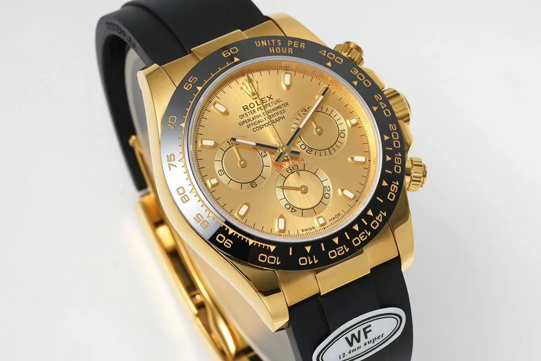 【Top replica】💰4500! Rolex Daytona is coming! A one-to-one replica of the original! All dials are carefully crafted and developed based on original genuine dials as templates! 904L fine steel 1:1 genuine replica manufacturing! Ultra-high precision polishing and detail processing! The bevel edge of the glass has the correct curvature, high transparency and good texture! The white steel scale ring and ceramic ring are oil-filled and electroplated with exquisite effects! Each one is literally an original genuine substitute dial! Unmatched by high imitations on the market! It is a special dial for k gold replica watches! The original luminous nails and hands have been successfully reproduced! Case and strap details! They are all authentic products! Different styles, different shell shapes, different connections! Every detail is in place! Make sure every style is correct! It is the only one on the market that truly does it with care!