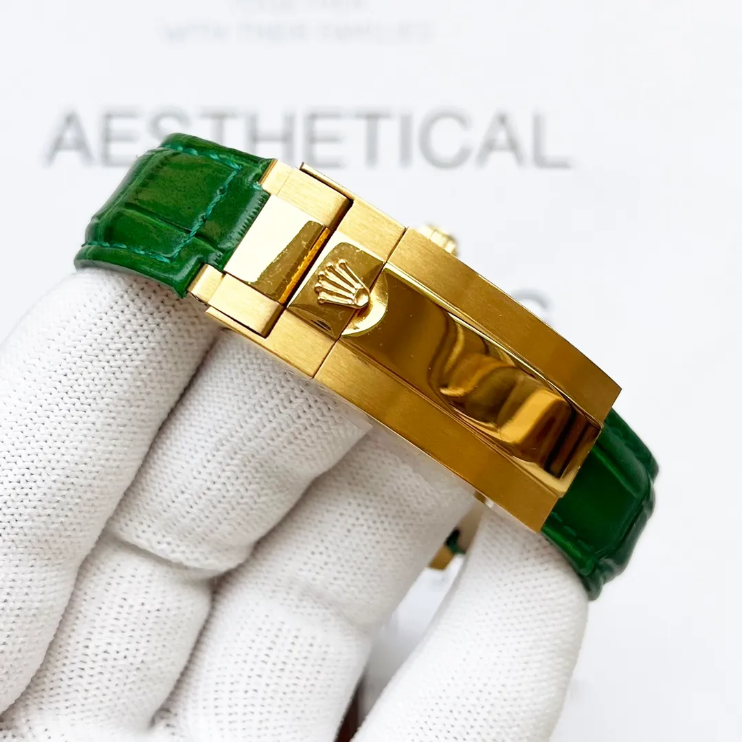 【Top replica】💰2500! Rolex's top toy addict, if you don't like fake street watches, he will definitely be your best friend. Rolex's most classic Submariner Submariner was used as the prototype. After a second modification of the ring, it was then inlaid with top-quality natural gemstones. It is very shiny and extremely difficult. It is currently the most sparkling craftsmanship of the same material. The movement adopts Citizen's fully automatic mechanical movement, with super luminous characters, and a specially customized mold to make elbow beads, which completely fits the case. Flexible adjustment buckle, easy to adjust the size. Profession creates the future, once and for all. 40mm🍊Real shot🔰The quality is the same!