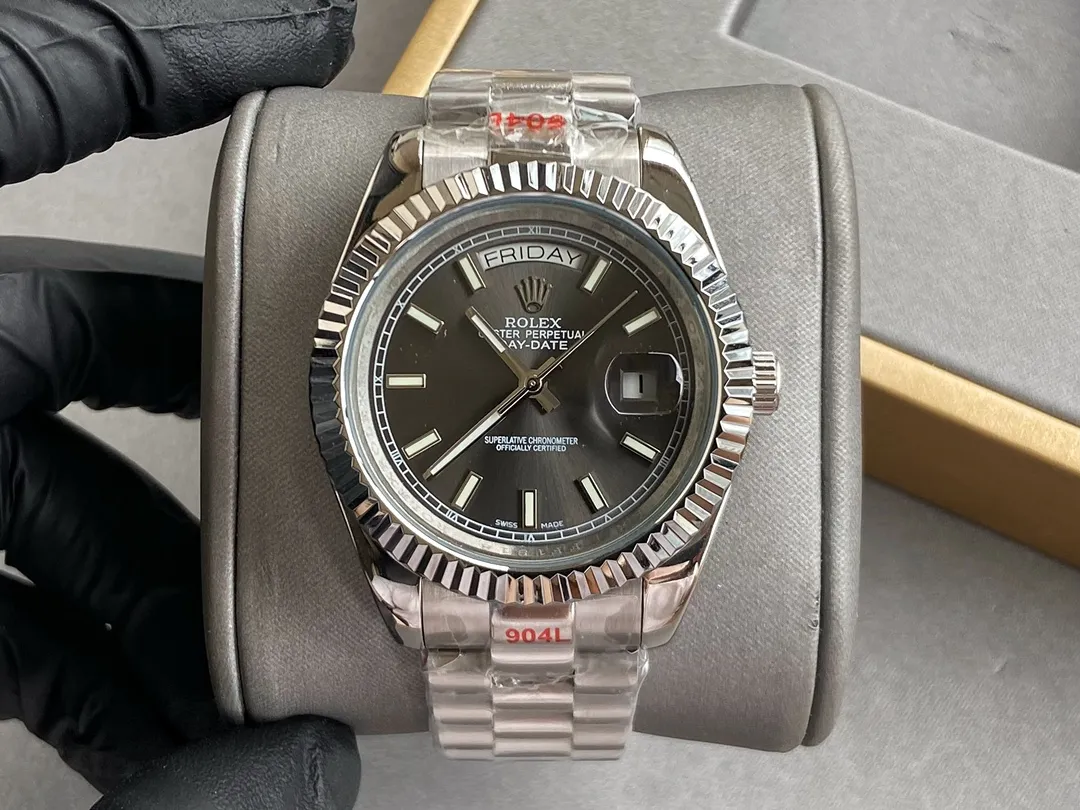 【High-end replica】💰1300! ROLEX Best Selling Classic Series: Datejust Oyster Dual Calendar Series Movement: Top imported fully automatic Citizen 8215 mechanical movement dual calendar display Case: Made of 316 stainless steel case Mirror: Sapphire scratch-resistant mirror Size: Diameter 40mm Thickness 10mm
