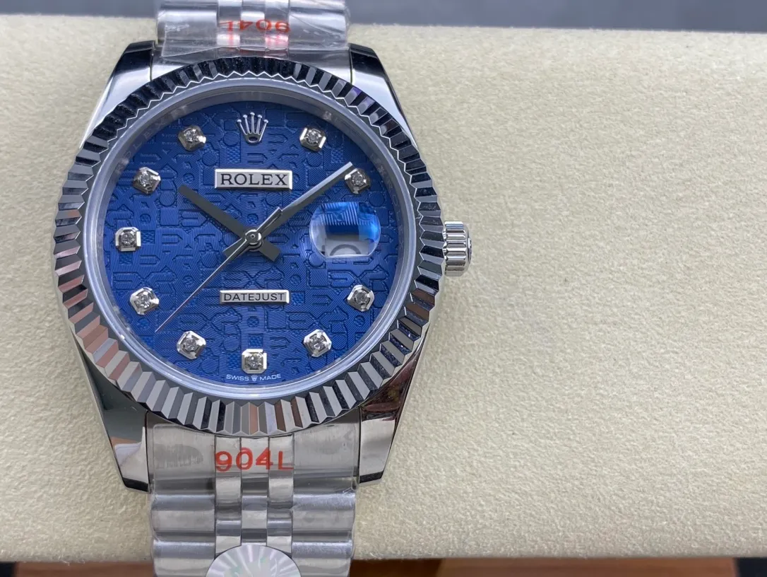 【High-end replica】💰1240! Rolex Single Calendar Datejust Series 41mm [Diameter] 41mm [Movement] Equipped with imported fully automatic mechanical movement [Ring] Rolex RingCommand triangular pit pattern / aperture [Mirror] Scratch-resistant sapphire glass mirror [Material] Imported 316L stainless steel case [Strap] Stainless steel (Oystersteel) optional three-bead/five-bead chain strap [Buckle] Original buckle Super high quality, more beautiful in kind, market exclusive! Classic men's casual watch, the standard accessory for successful men, allowing you to wear it once and for all!