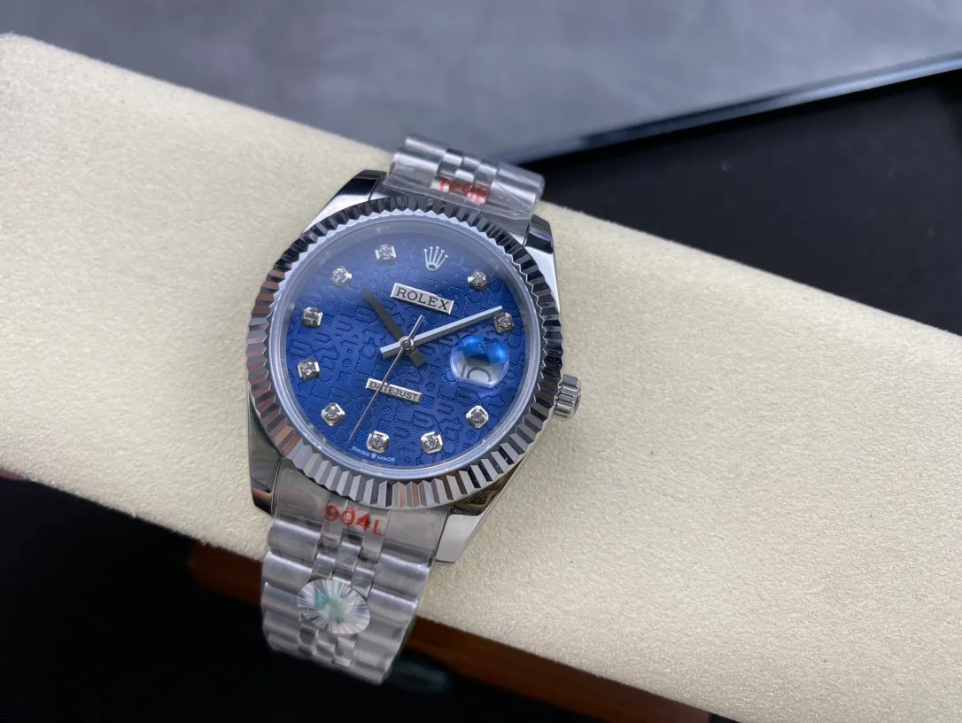【High-end replica】💰1240! Rolex Single Calendar Datejust Series 41mm [Diameter] 41mm [Movement] Equipped with imported fully automatic mechanical movement [Ring] Rolex RingCommand triangular pit pattern / aperture [Mirror] Scratch-resistant sapphire glass mirror [Material] Imported 316L stainless steel case [Strap] Stainless steel (Oystersteel) optional three-bead/five-bead chain strap [Buckle] Original buckle Super high quality, more beautiful in kind, market exclusive! Classic men's casual watch, the standard accessory for successful men, allowing you to wear it once and for all!