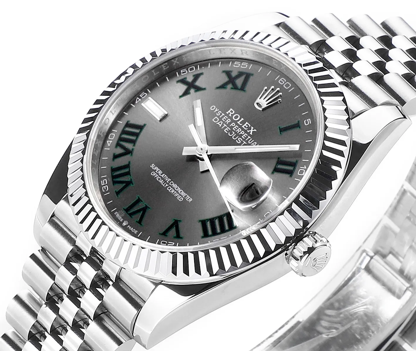 【High-end replica】💰1160! 【Customized all-in-one machine】💰1720! [Top replica] Private chat! ! ! The Rolex Datejust 41mm series creates a classic watch model. 1: The movement adopts Swiss 3235 movement. 2: In terms of material, the overall material is made of 904 steel. The curvature of the side of the case is polished in place, and the thickness of the side is consistent with the original. 3: Classic dog tooth collar. The platinum (electroplated) ring presents a radiant light effect that is extremely close to the original version, and the triangular pit pattern is clean and neat. 4: The watch mirror is made of real sapphire mirror, which increases the transparency of the watch. At the same time, it has been treated with anti-glare technology, making it very convenient to read watch data and has high hardness. 5: The only synchronous original thickness in the market is 11.5mm. This picture was taken in top reproduction quality!