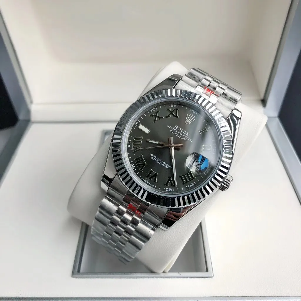 【High-end replica】💰1160! Rolex's new Datejust 41mm men's watch has been upgraded to the official version [Color], the original hot-selling hot model, the 41mm diameter is more contemporary, the official update is suitable for the public, and the size is suitable for the public! "Once and for all" is waiting for you. Highlight 1: Continue to uphold the brand new imported Citizen 8215 movement, factory movement testing and adjustment! The appearance details are all original and authentic! Really built both inside and outside [Strong] Highlight 2: Original and consistent factory accessories; Highlight 3: Corrected 41mm official synchronous original buckle, polished five-bead bracelet parts! The affordable Citizen is truly built with the quality standards of major manufacturers [strong] Highlight 4: The bar scale is highly efficient and super strong, filled with long-lasting luminous powder, and the luminous quality is comparable to the original! The workmanship of the dial is exquisite, and the fonts, scales and details are all derived from the craftsmanship of large manufacturers, which is comparable to the original [strong] Highlight five: scratch-resistant sapphire crystal glass mirror, anti-reflective convex magnifying (2.5-digit) calendar window, the magnification is synchronized with the original, and the time and calendar reading are clear and transparent [strong]