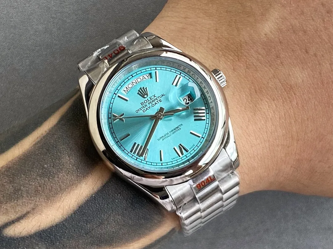 【High-end replica】💰1300! ROLEX Best Selling Classic Series: Datejust Oyster Dual Calendar Series Movement: Top imported fully automatic Citizen 8215 mechanical movement dual calendar display Case: Made of 316 stainless steel case Mirror: Sapphire scratch-resistant mirror Size: Diameter 40mm Thickness 10mm
