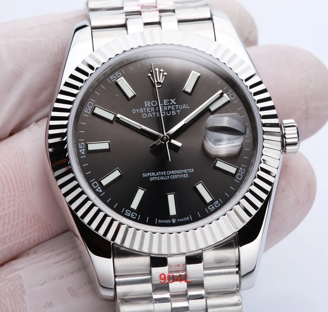 【High-end replica】💰1160! 【Customized all-in-one machine】💰1720! ⌚️Rolex Datejust 41 Series ①Exclusively customized imported 9015 all-in-one movement, stable and reliable quality; ②Case: The size and thickness are consistent with the original, 904 steel; ③Letter: polished nails, luminous, fine shading, color matching; ④Glass: sapphire glass with 2.5x magnifying glass effect, the glass is transparent; ⑤Strap: one-to-one restoration, the strap can be interchanged with the original; Produced by a large factory, it must be a high-quality product. Model: m126333-m123331-126334