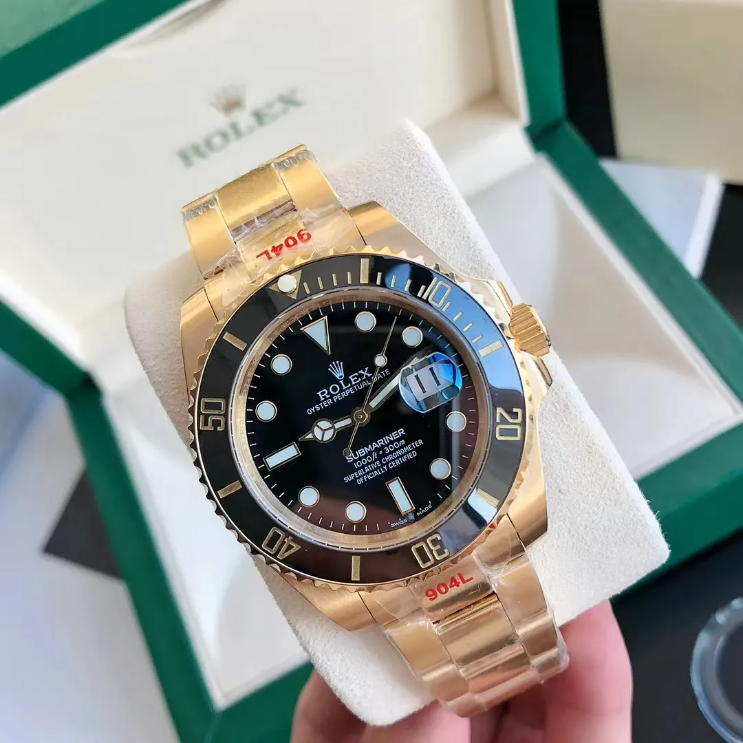 【High-end replica】💰1720! Rolex Submariner The new upgraded version of Submariner - the brightest star in the night sky. The appearance details of the built-in new Citizen movement are consistent with the original. The official synchronization in 2022 is the new Submariner [color] Citizen Submariner. On the occasion of the replacement of the Submariner calendar model, GD quality control will also open a further perfect interpretation of Citizen watches! Redefine the quality and value standards of Citizen watches! GD quality control will work with elite accessories manufacturers to strictly inspect and select, and is committed to making more perfect Citizen watches! This time, the details of the Submariner are meticulously studied and multi-layered quality control is carried out. The specific details are as follows: 1. Large factory surface: The GD Submariner surface is friendly and cared for by the top factory in the industry. The radial pattern focusing effect on the disk surface is synchronized with the original. The logo and font on the disk are guaranteed to be comparable to the original ones. The scale and rounded corners are polished with exquisite craftsmanship! The scales are filled with imported luminous powder. The magnifying glass detects the roundness and fullness. It has super luminous effect and strong durability. ⚠️ The scales under luminous light are pure and not mixed with any stains. You are welcome to compare with the original ones from major manufacturers. 2. Original calendar: The only corrected original calendar font of the Citizen movement in the market. The only calendar font in its class is consistent with the original product. ⚠️ Please use a magnifying glass to compare the details of the calendar font! The blue-coated magnifying glass is the only synchronous original in its class in terms of its magnification factor, distance from the case, and other details. 3. Three codes in one: the entire network has the same original shipping accessories, that is, the three models and numbers of the watch, warranty card, and hangtag are the same, and there is no duplication. 4. The original ring: the milky white luminous pearl of the ceramic ring has super luminous, luminous effects, and non-luminous normal color are consistent with the original; the ring scale is filled with top-notch mercury, the first of its kind. 5. Movement guarantee: Since the GD factory has focused on Citizen movements, it has promised to eliminate the phenomenon of old machines being adulterated and shoddy! GD quality control will simultaneously screen the movement and debug it before leaving the factory! ⚠️ Please look for the exclusive quality of GD products