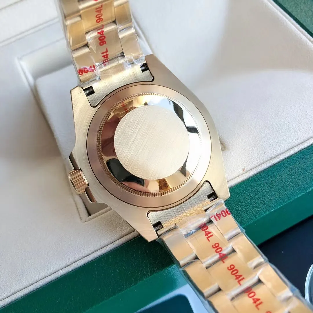 【High-end replica】💰1720! Rolex Submariner The new upgraded version of Submariner - the brightest star in the night sky. The appearance details of the built-in new Citizen movement are consistent with the original. The official synchronization in 2022 is the new Submariner [color] Citizen Submariner. On the occasion of the replacement of the Submariner calendar model, GD quality control will also open a further perfect interpretation of Citizen watches! Redefine the quality and value standards of Citizen watches! GD quality control will work with elite accessories manufacturers to strictly inspect and select, and is committed to making more perfect Citizen watches! This time, the details of the Submariner are meticulously studied and multi-layered quality control is carried out. The specific details are as follows: 1. Large factory surface: The GD Submariner surface is friendly and cared for by the top factory in the industry. The radial pattern focusing effect on the disk surface is synchronized with the original. The logo and font on the disk are guaranteed to be comparable to the original ones. The scale and rounded corners are polished with exquisite craftsmanship! The scales are filled with imported luminous powder. The magnifying glass detects the roundness and fullness. It has super luminous effect and strong durability. ⚠️ The scales under luminous light are pure and not mixed with any stains. You are welcome to compare with the original ones from major manufacturers. 2. Original calendar: The only corrected original calendar font of the Citizen movement in the market. The only calendar font in its class is consistent with the original product. ⚠️ Please use a magnifying glass to compare the details of the calendar font! The blue-coated magnifying glass is the only synchronous original in its class in terms of its magnification factor, distance from the case, and other details. 3. Three codes in one: the entire network has the same original shipping accessories, that is, the three models and numbers of the watch, warranty card, and hangtag are the same, and there is no duplication. 4. The original ring: the milky white luminous pearl of the ceramic ring has super luminous, luminous effects, and non-luminous normal color are consistent with the original; the ring scale is filled with top-notch mercury, the first of its kind. 5. Movement guarantee: Since the GD factory has focused on Citizen movements, it has promised to eliminate the phenomenon of old machines being adulterated and shoddy! GD quality control will simultaneously screen the movement and debug it before leaving the factory! ⚠️ Please look for the exclusive quality of GD products
