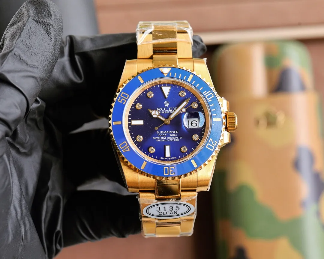 【High-end replica】💰1160! 【Customized all-in-one machine】💰1720! 【Top replica】💰3300! Factory C 3135 integrated movement Rolex Submariner super high-quality replica. The wonderful details of the entire watch are as follows: 1. The entire watch is made of 904L fine steel! The case and strap are reproduced 1:1, and the details are perfectly restored to the original! 2. Use 7 ultra-high-cost original genuine substitute surfaces! The high-precision pot-lid-shaped dial is paired with original Swiss luminous combination nails and hands! 3. Use Swiss 3135 integrated movement! The appearance parts of the movement are consistent with the original ones! Accurate travel time and powerful kinetic energy! The calendar printing is excellent! Take your pick! This picture was taken as a top-notch replica!